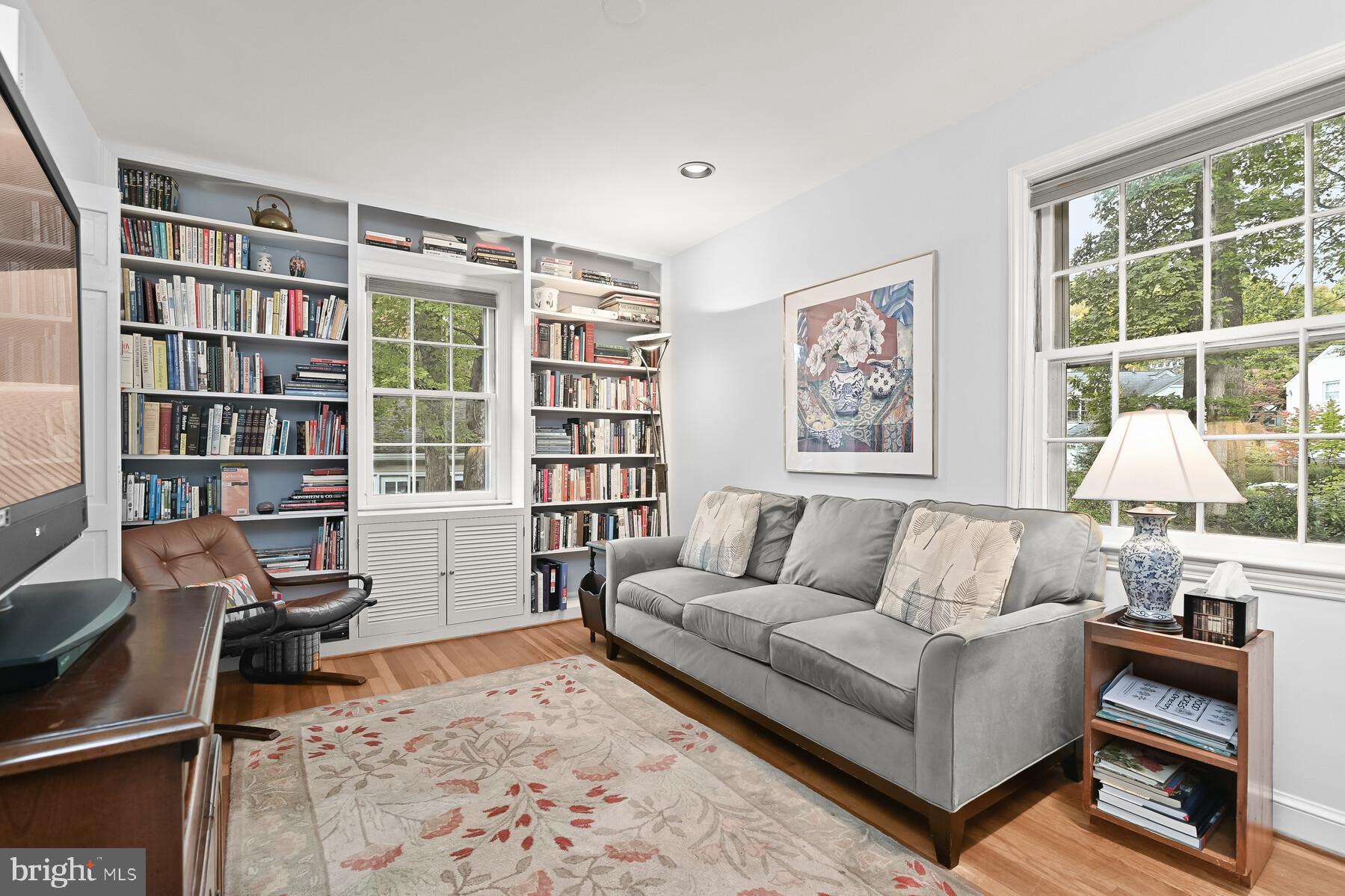 WOODACRES - Residential