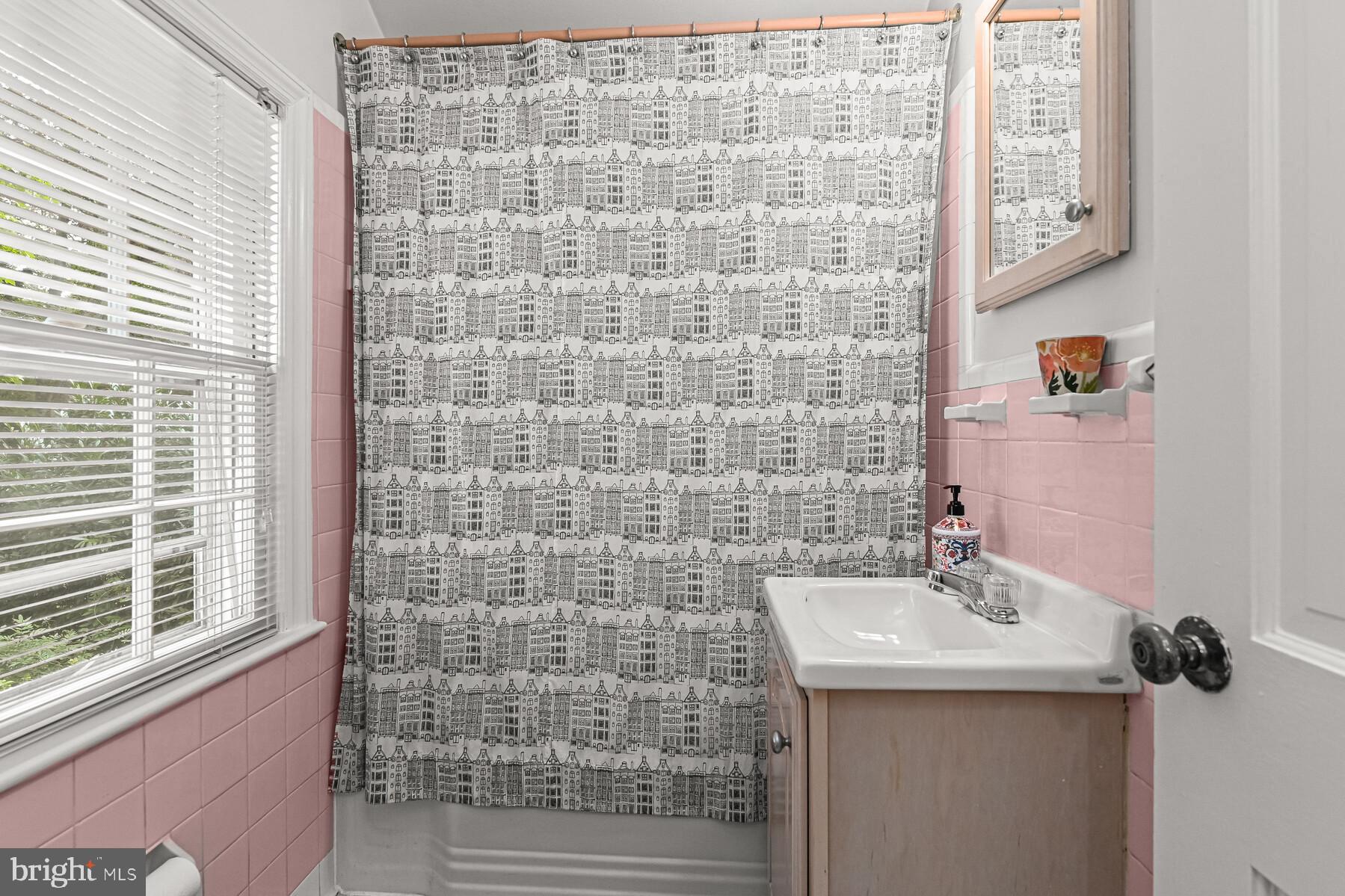 WOODACRES - Residential