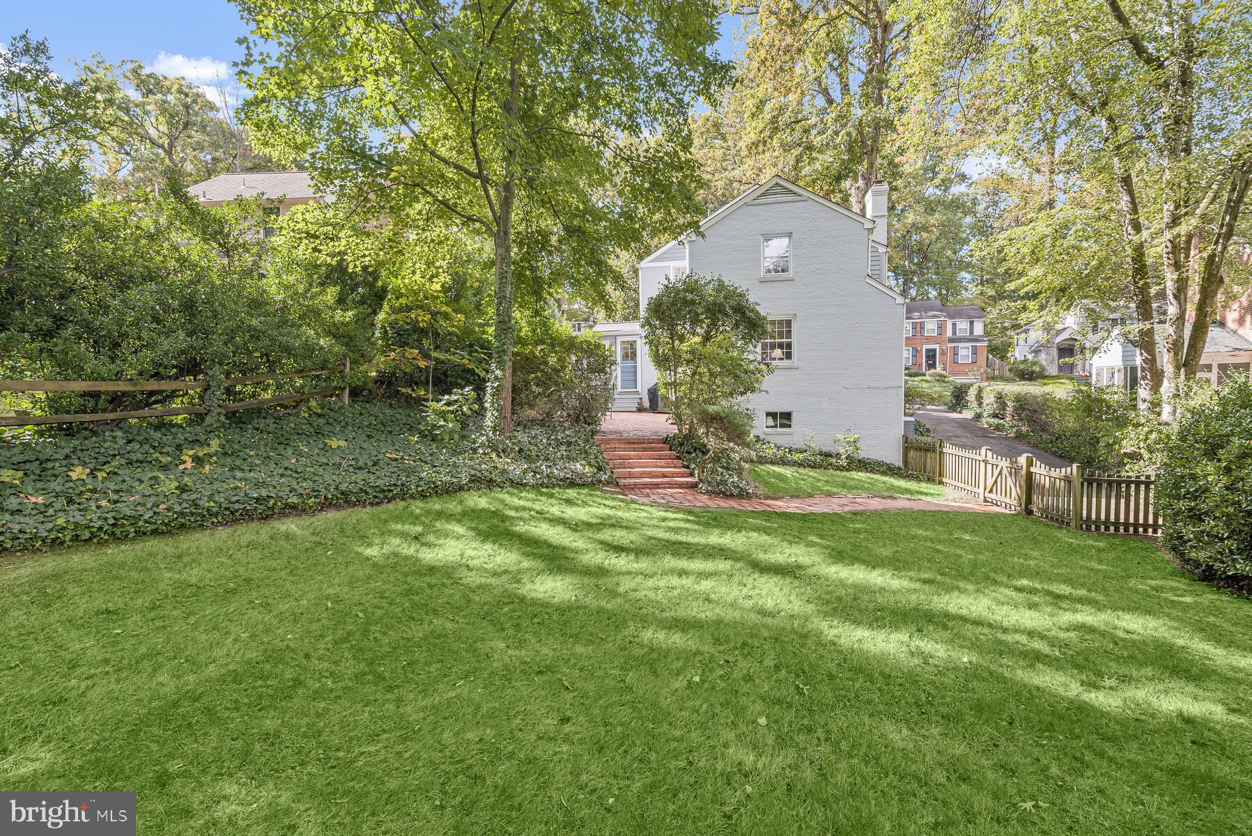 WOODACRES - Residential