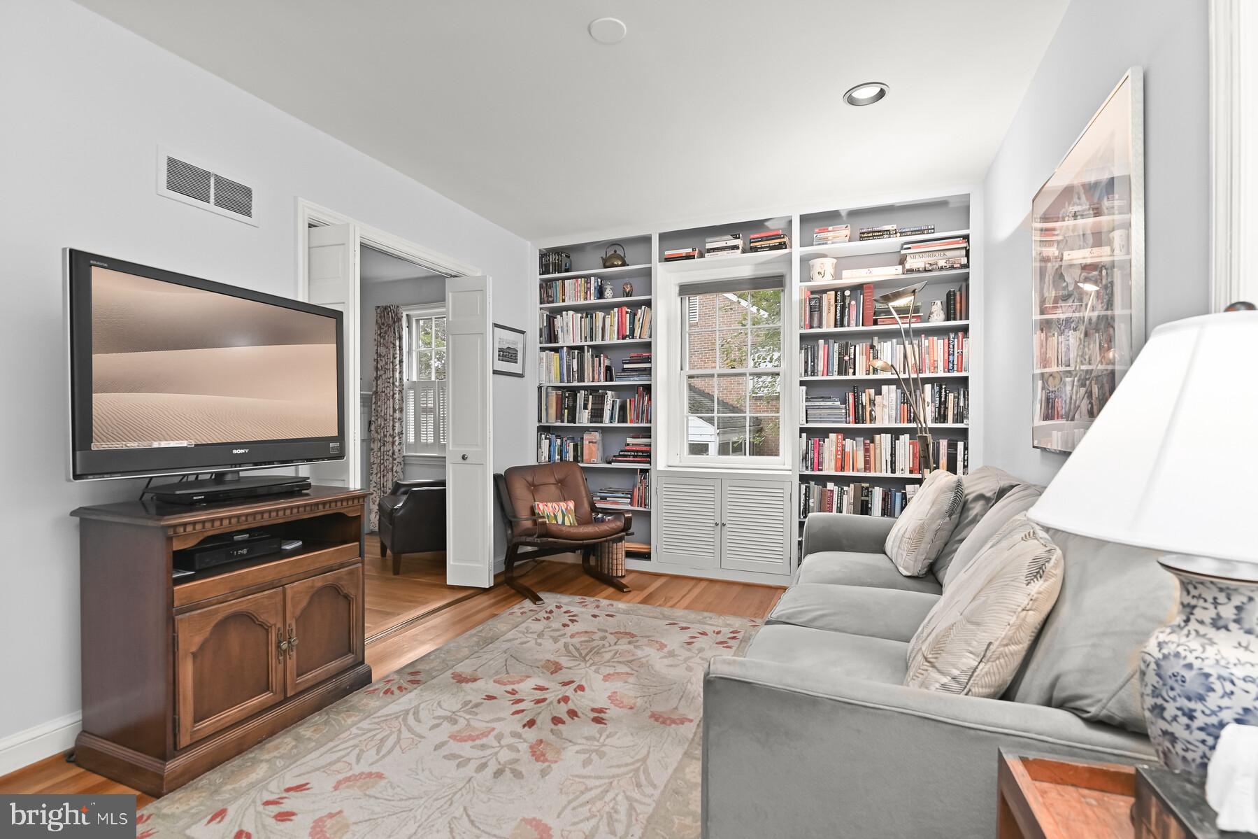 WOODACRES - Residential