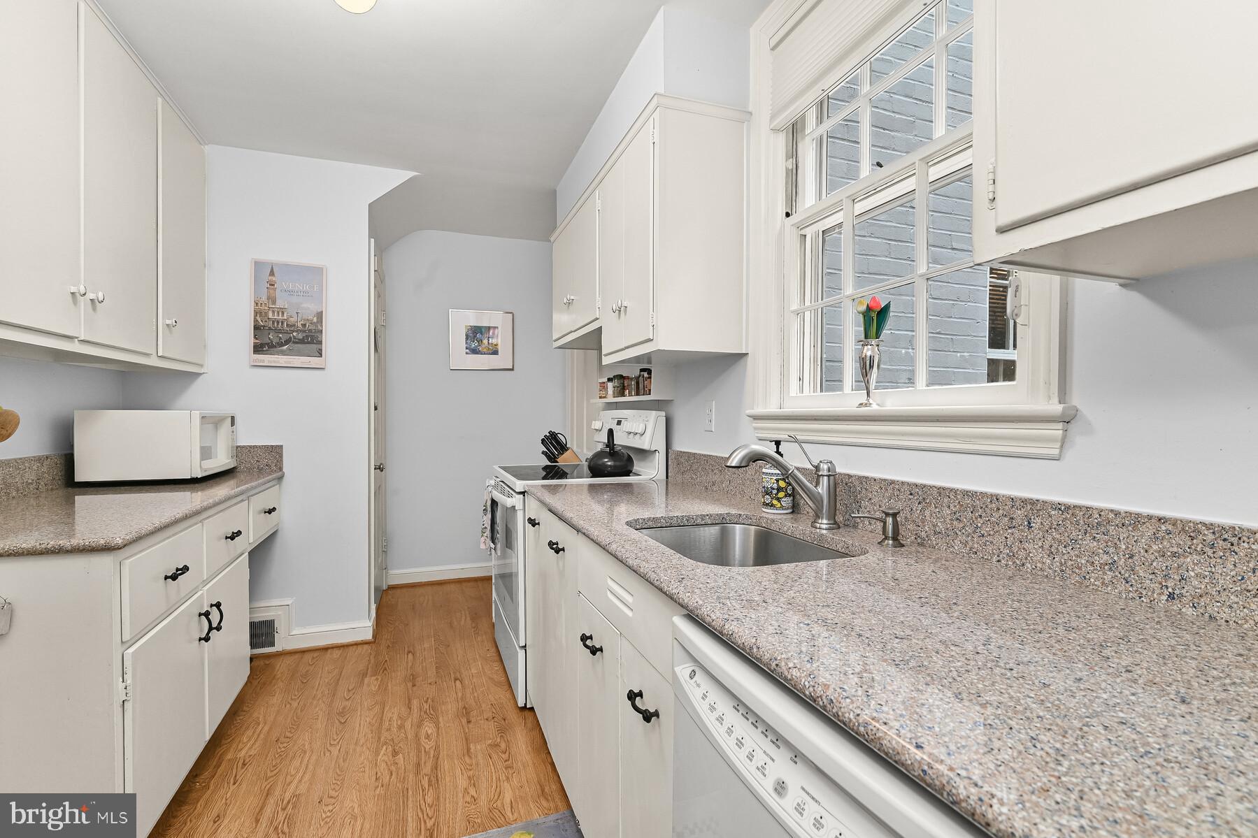 WOODACRES - Residential