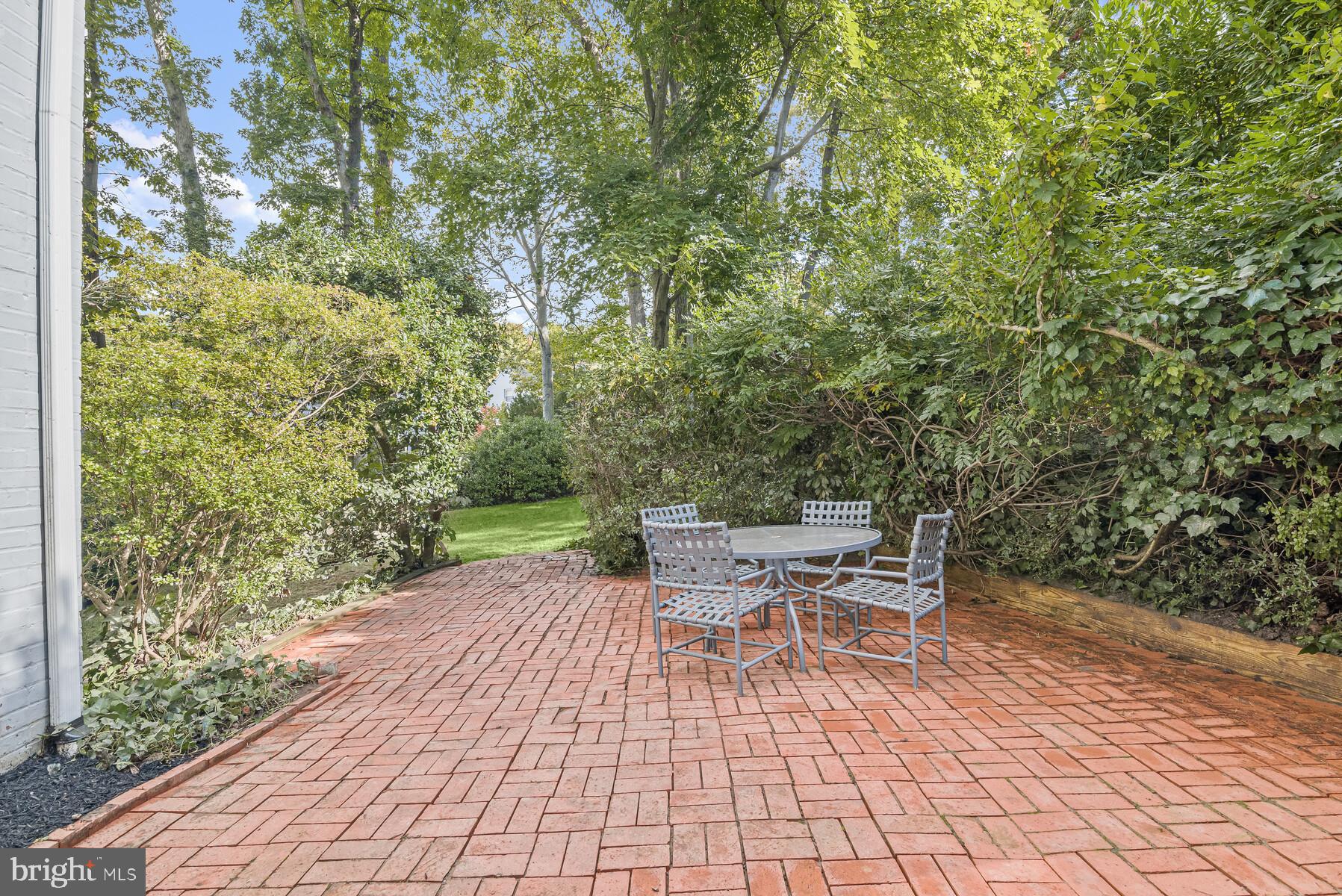 WOODACRES - Residential