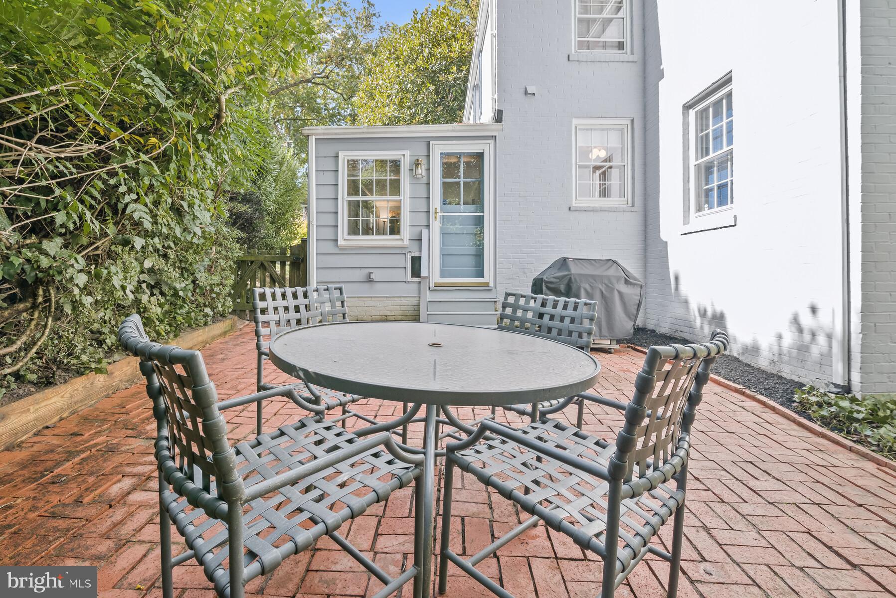 WOODACRES - Residential