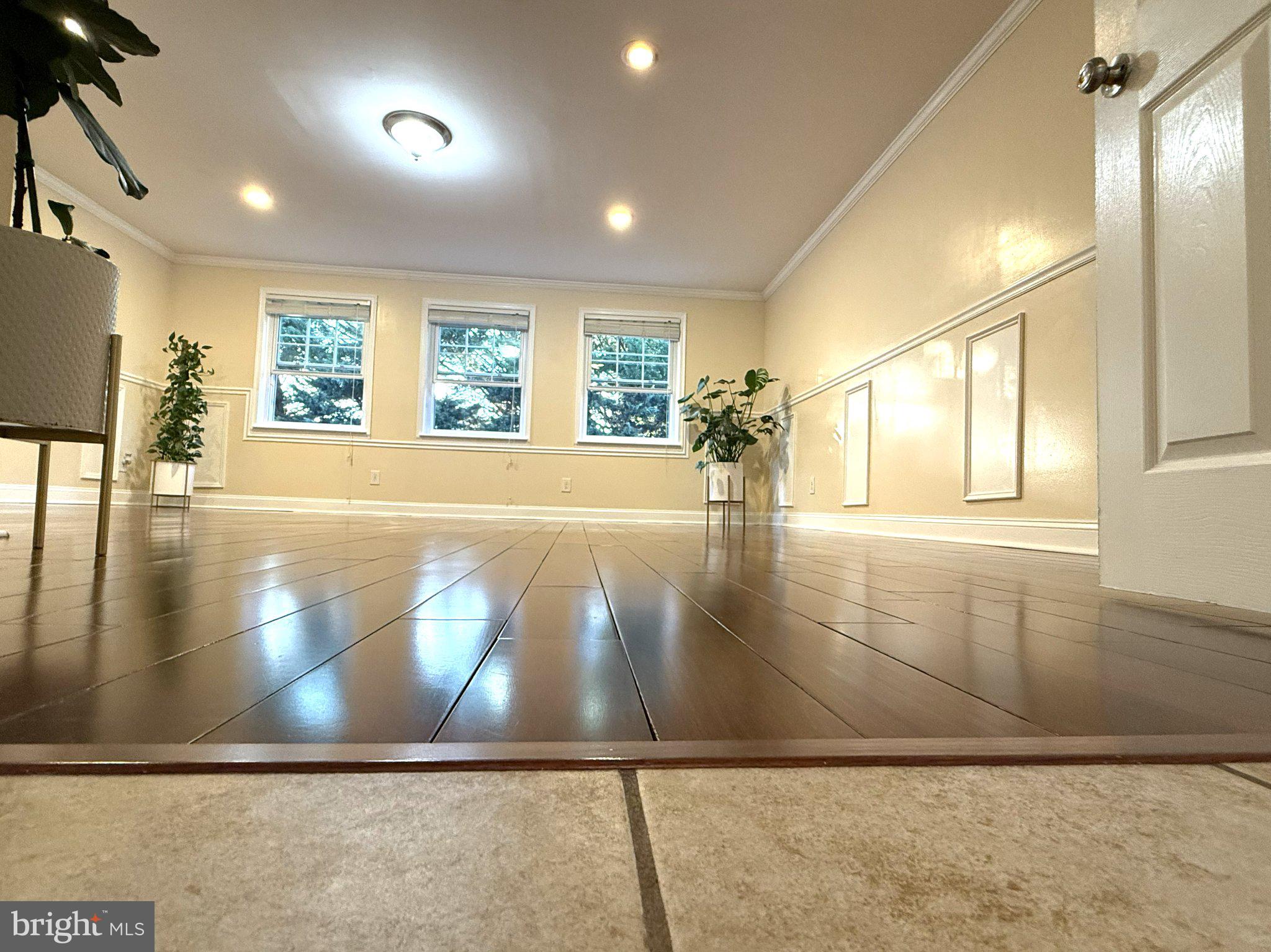 CARLTON SQUARE - Residential