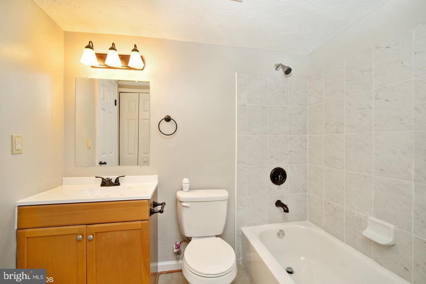 RAMBLING HILLS - Residential