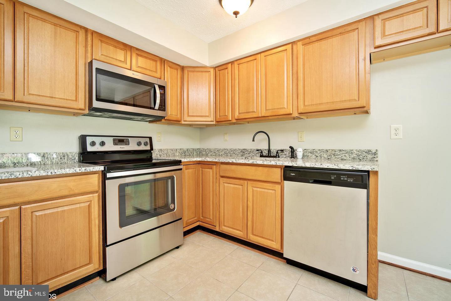 RAMBLING HILLS - Residential