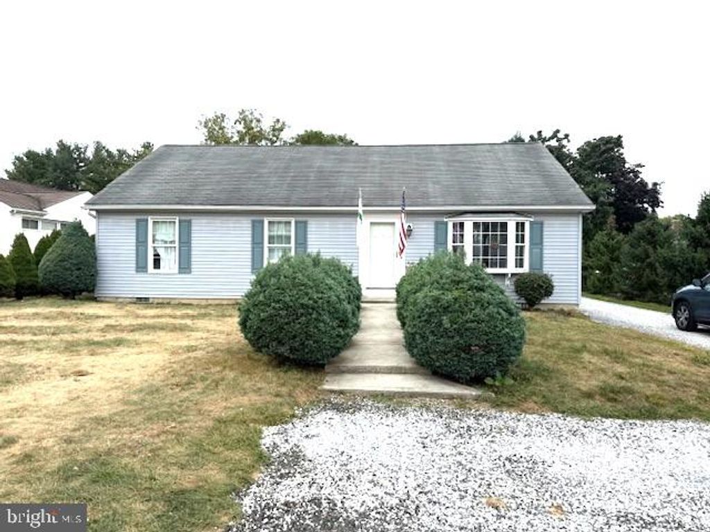 Photo of 21 Skyport Road, MECHANICSBURG, PA 17050 (MLS # PACB2046886)