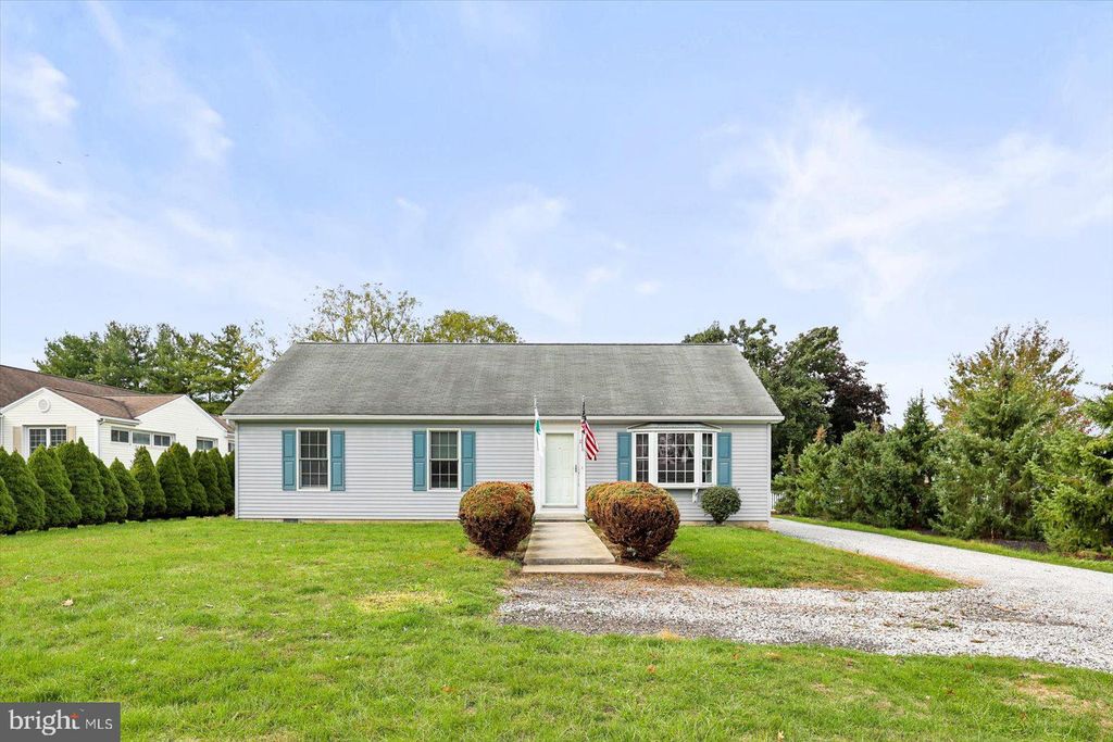 Photo of 21 Skyport Road, MECHANICSBURG, PA 17050 (MLS # PACB2046886)