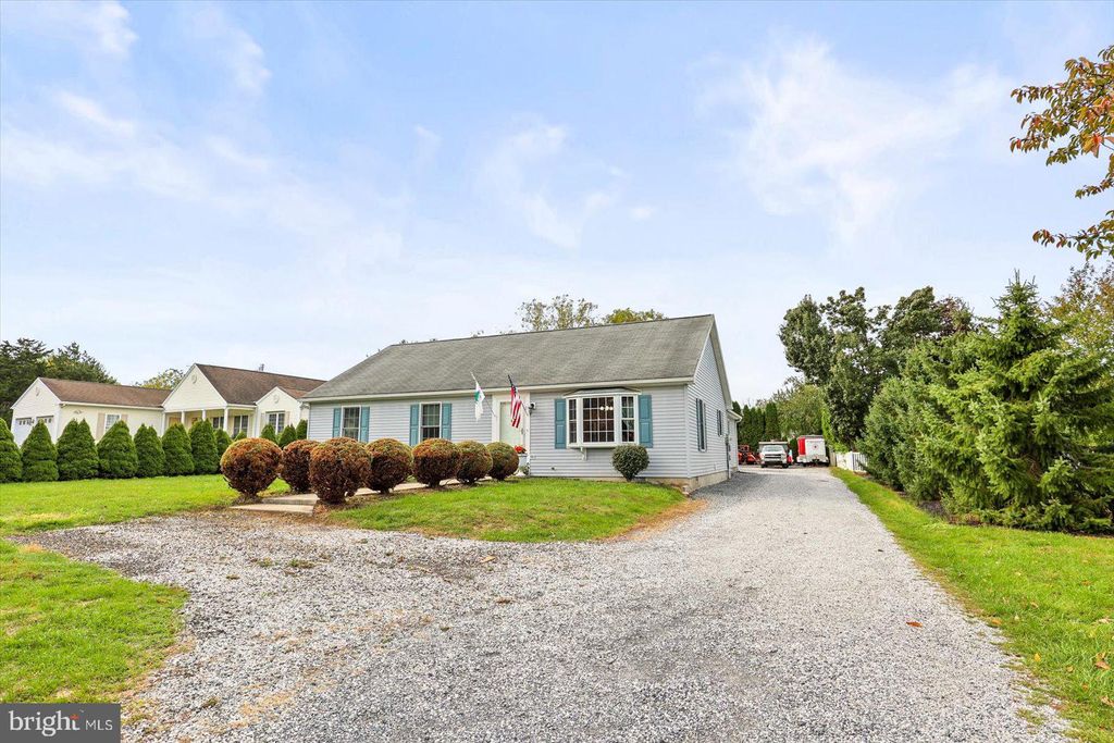 Photo of 21 Skyport Road, MECHANICSBURG, PA 17050 (MLS # PACB2046886)