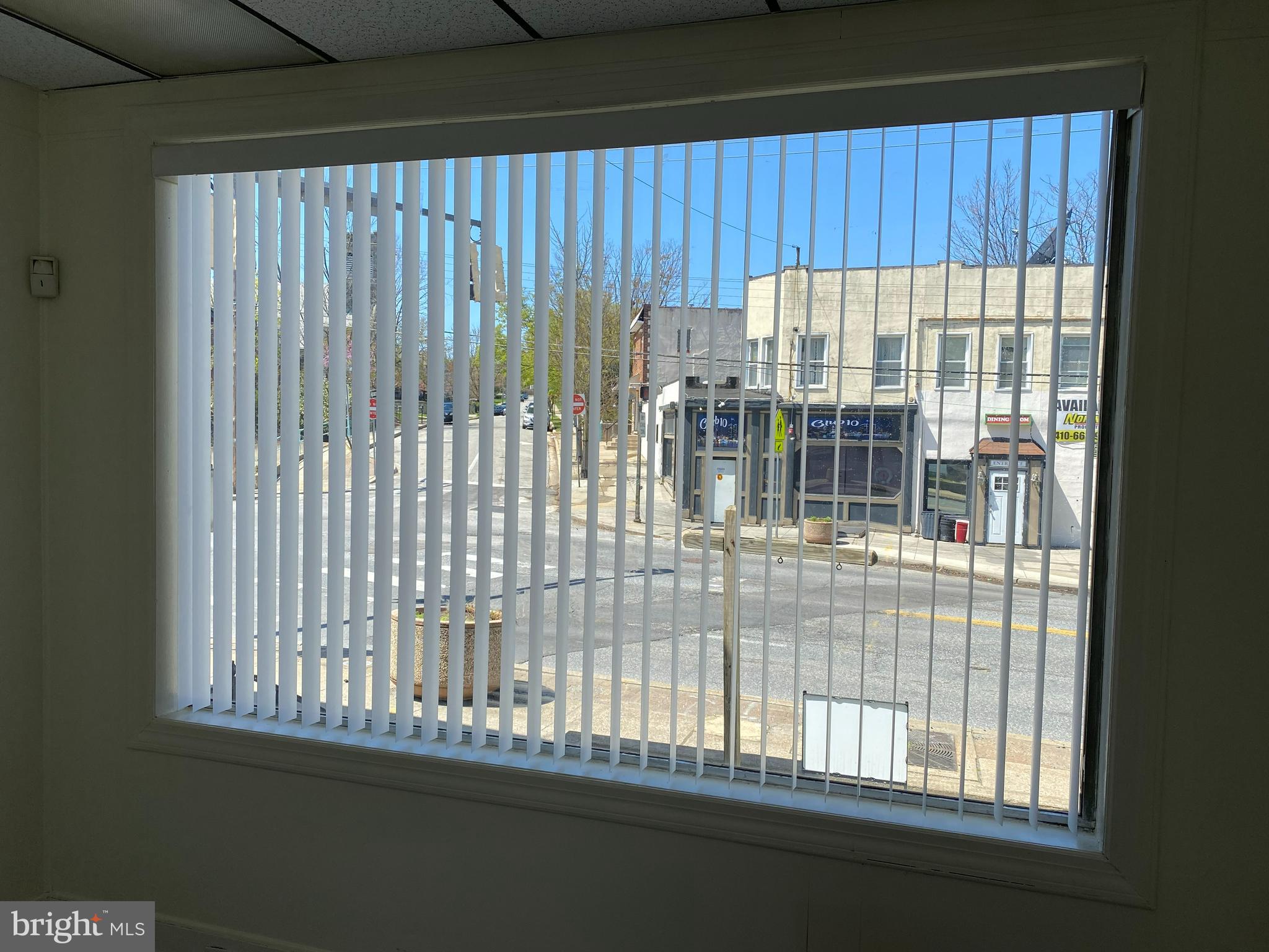 OVERLEA - Commercial Lease