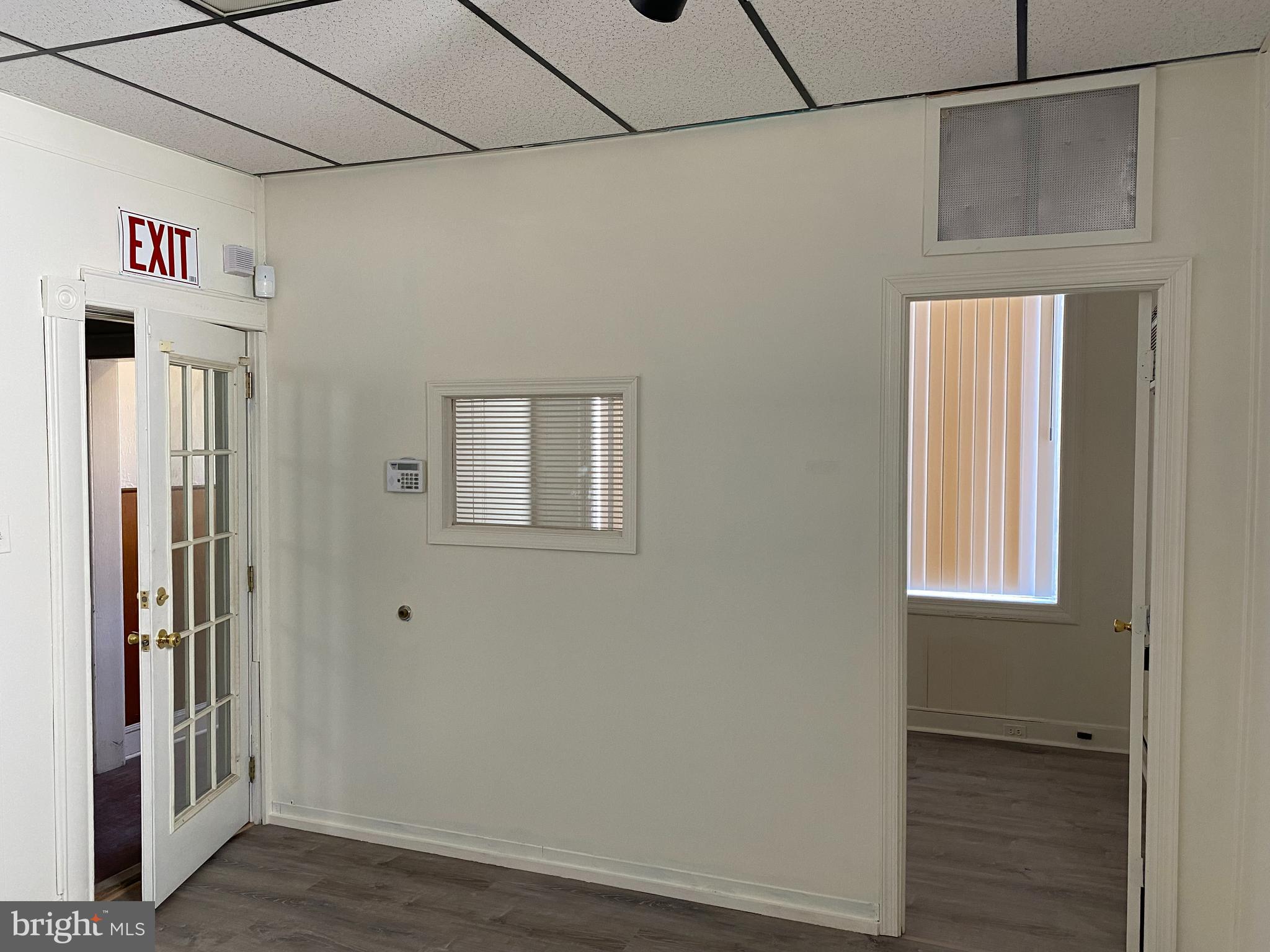 OVERLEA - Commercial Lease