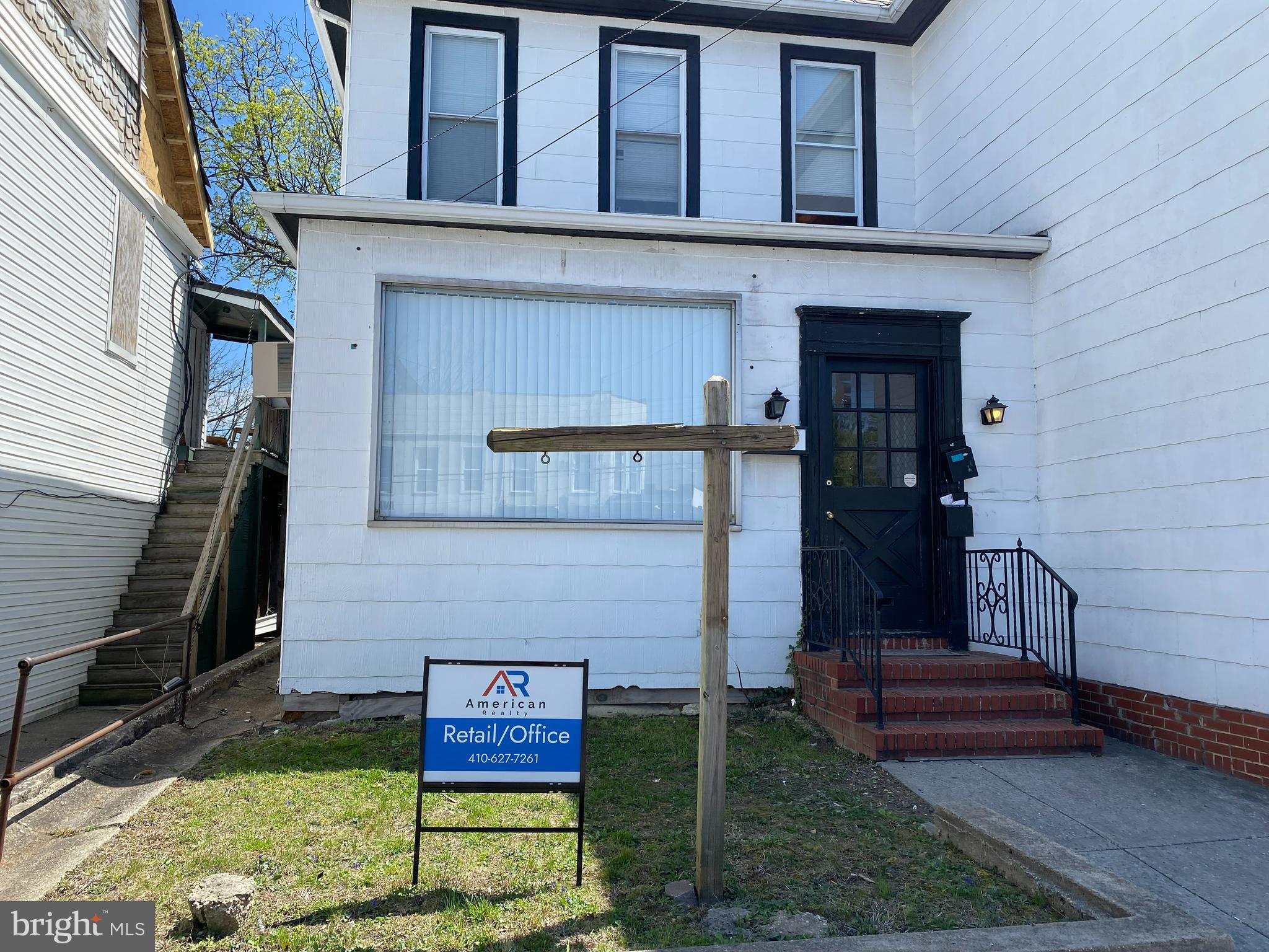 OVERLEA - Commercial Lease