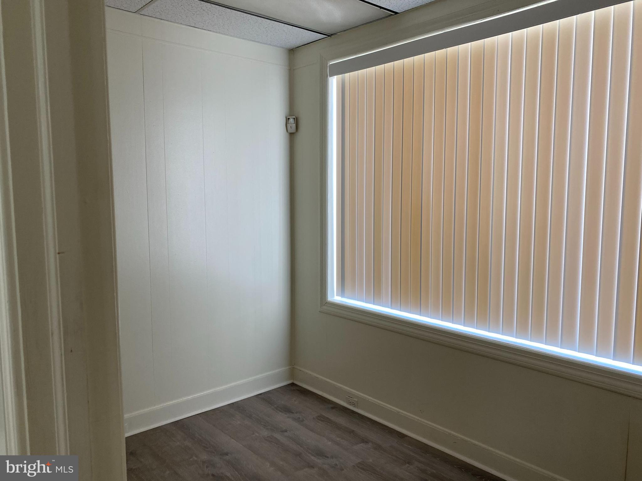 OVERLEA - Commercial Lease