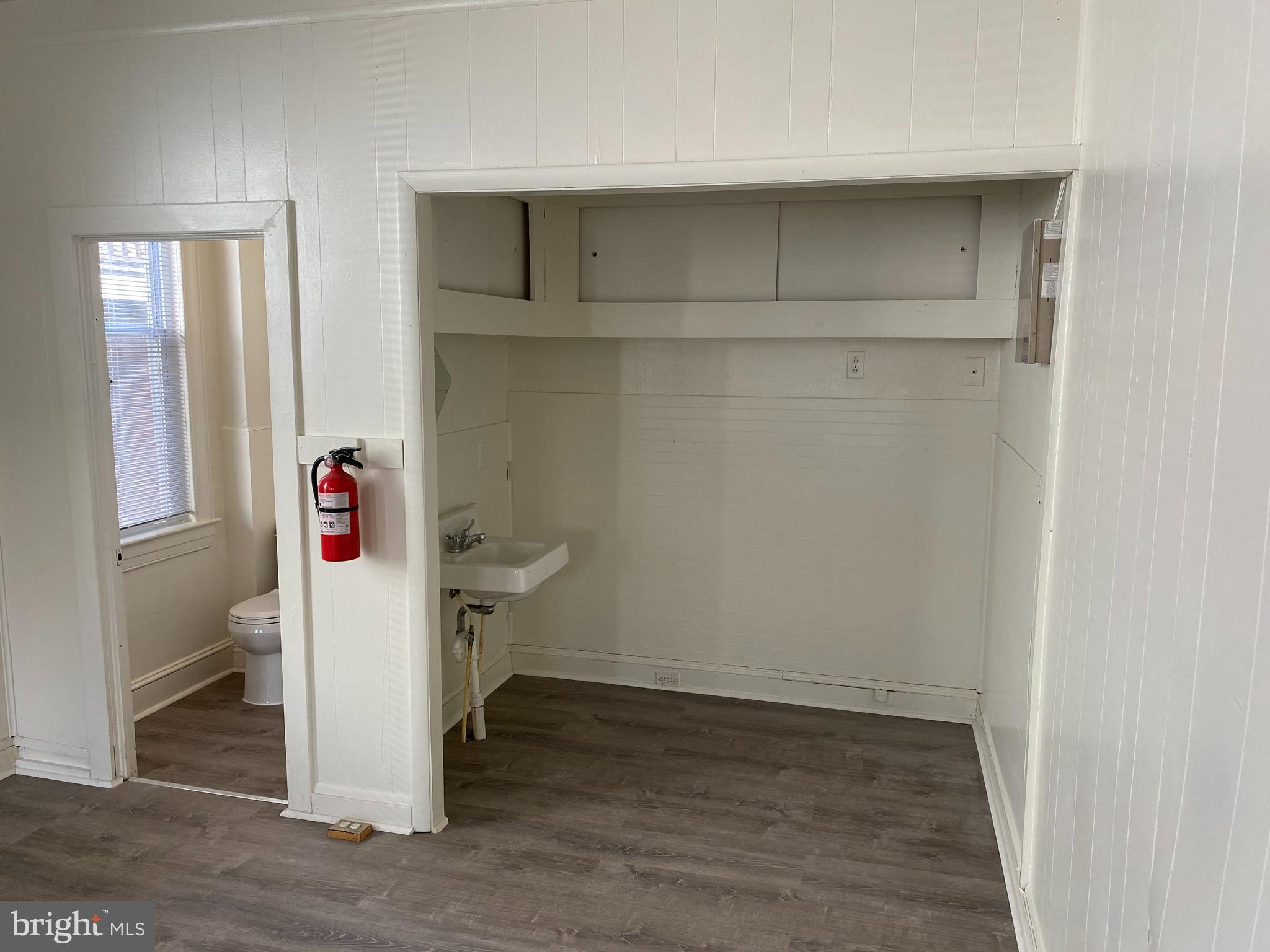 OVERLEA - Commercial Lease