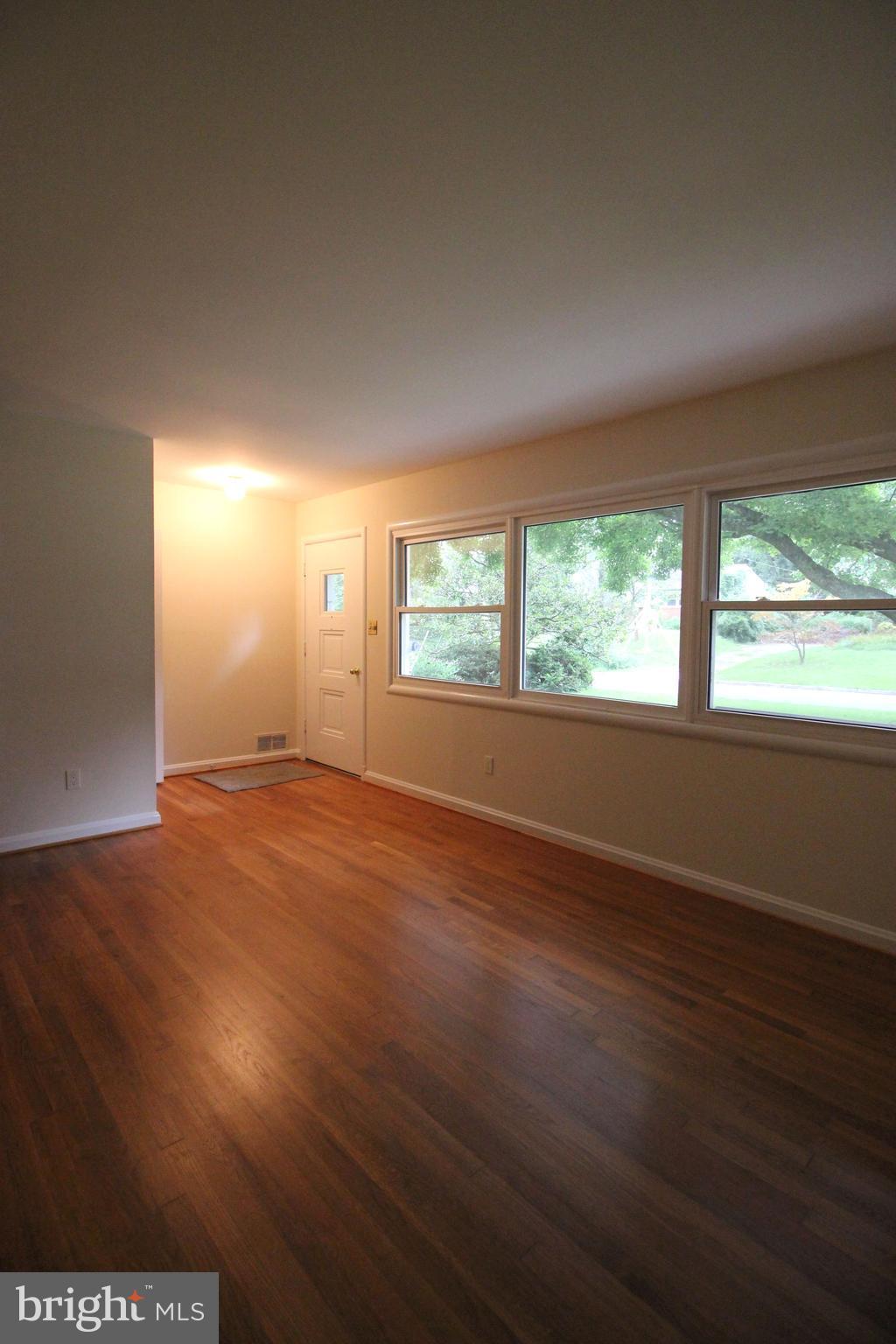 VIENNA WOODS - Residential Lease