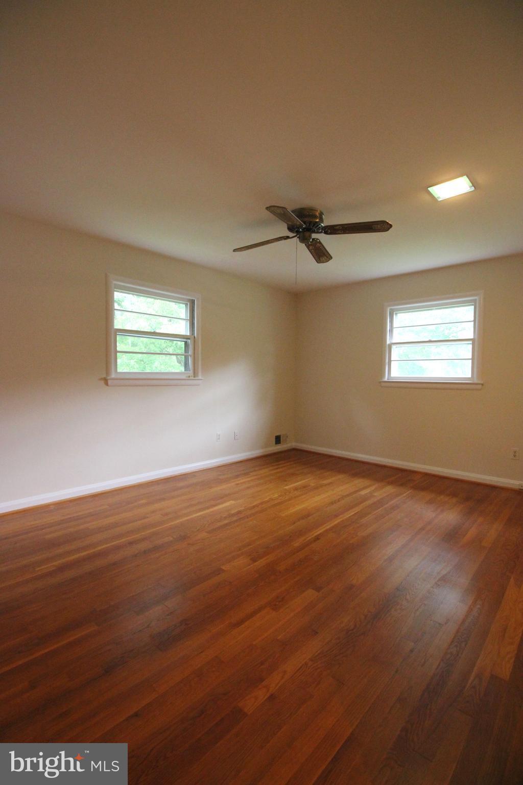 VIENNA WOODS - Residential Lease