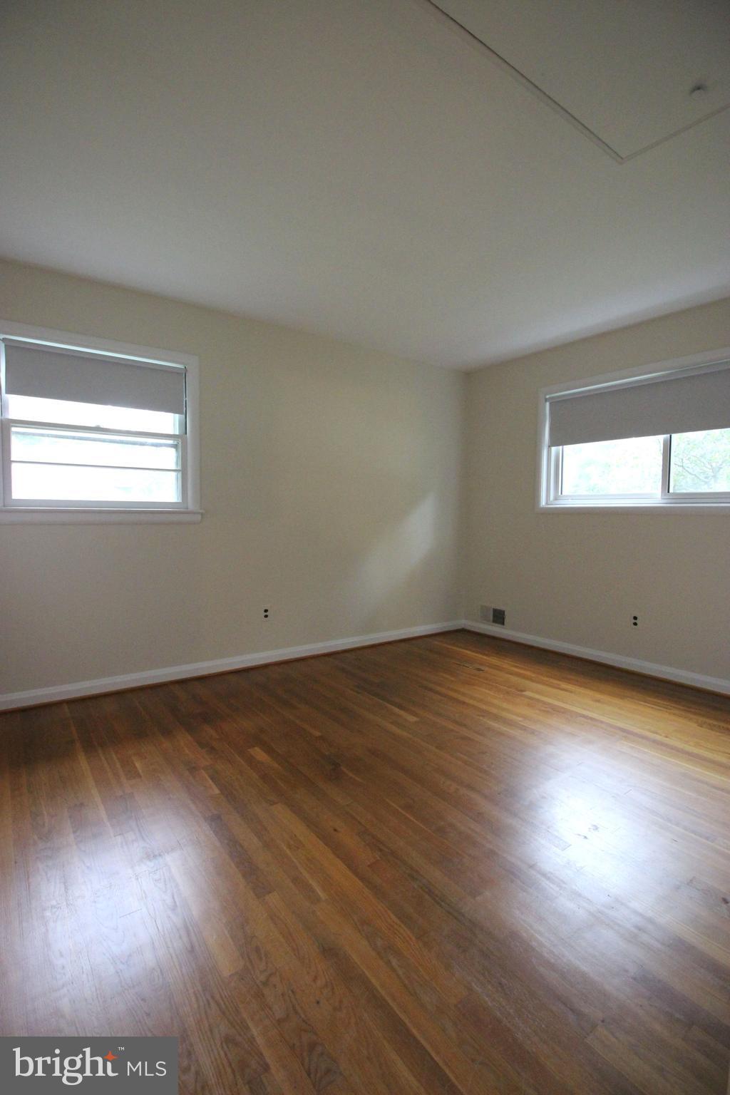 VIENNA WOODS - Residential Lease