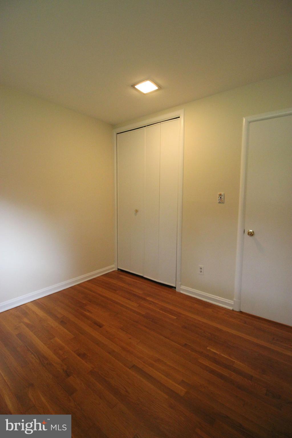 VIENNA WOODS - Residential Lease