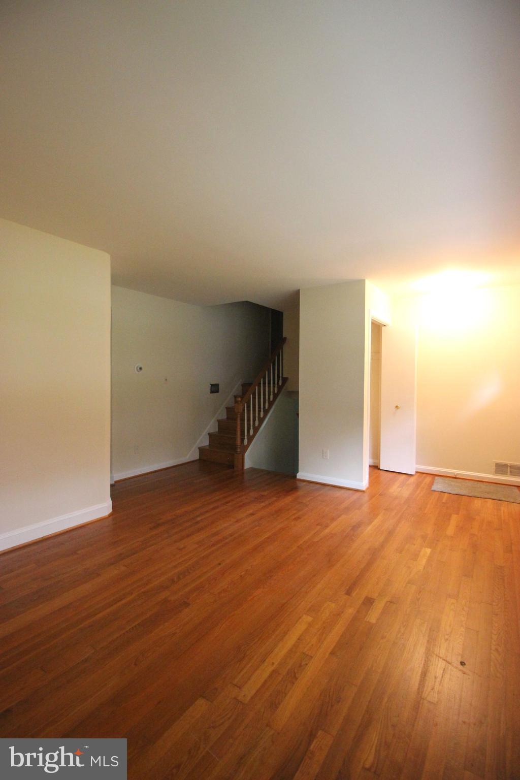 VIENNA WOODS - Residential Lease