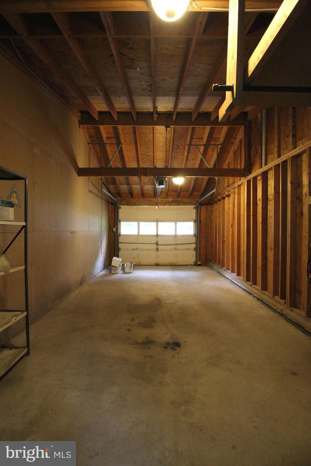 VIENNA WOODS - Residential Lease