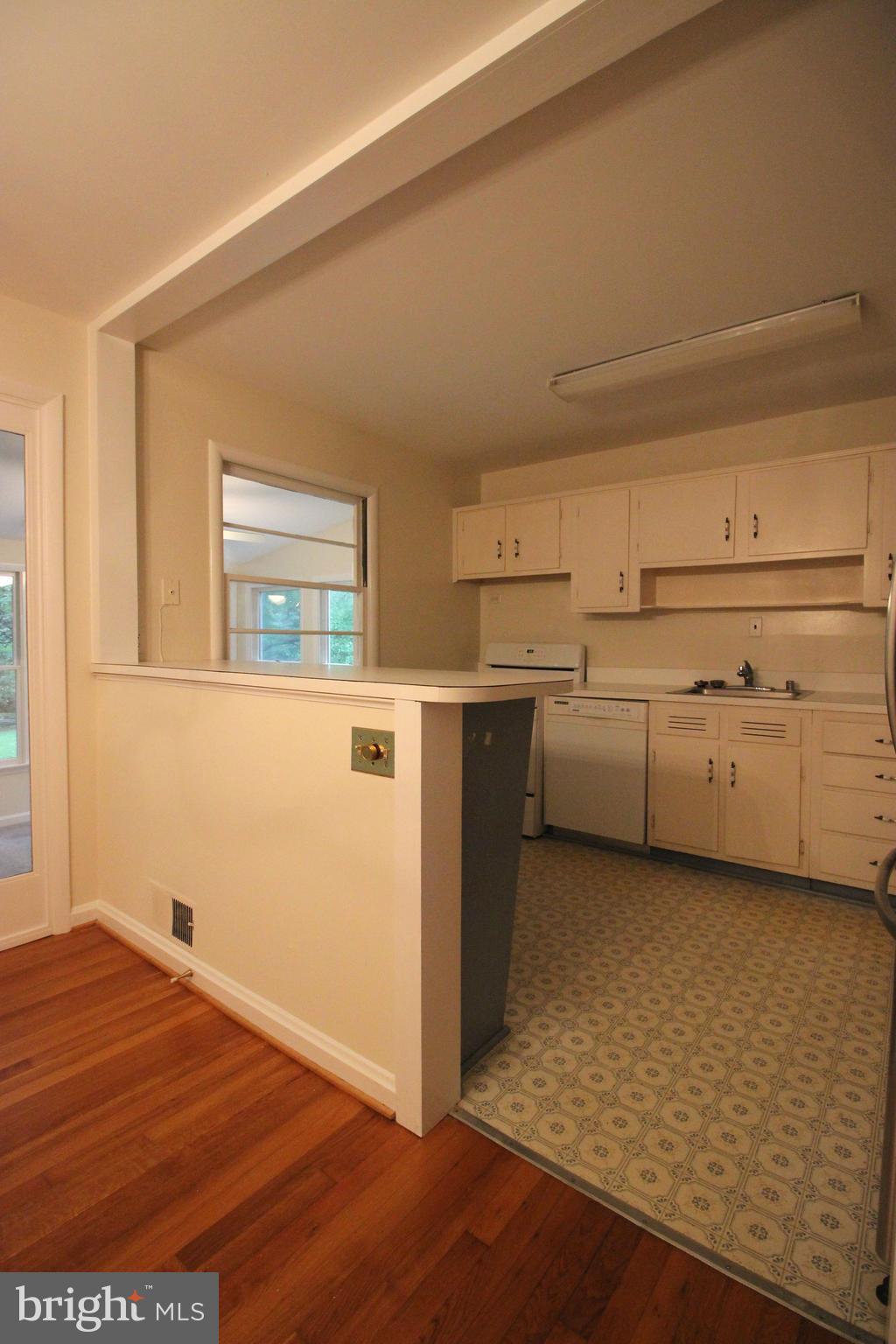 VIENNA WOODS - Residential Lease