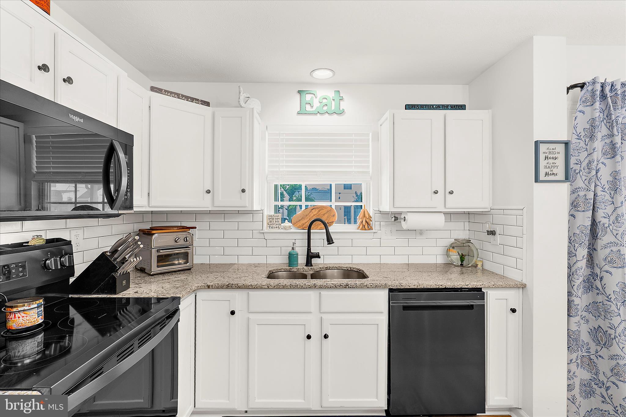BEACHWOOD ESTATES - Residential