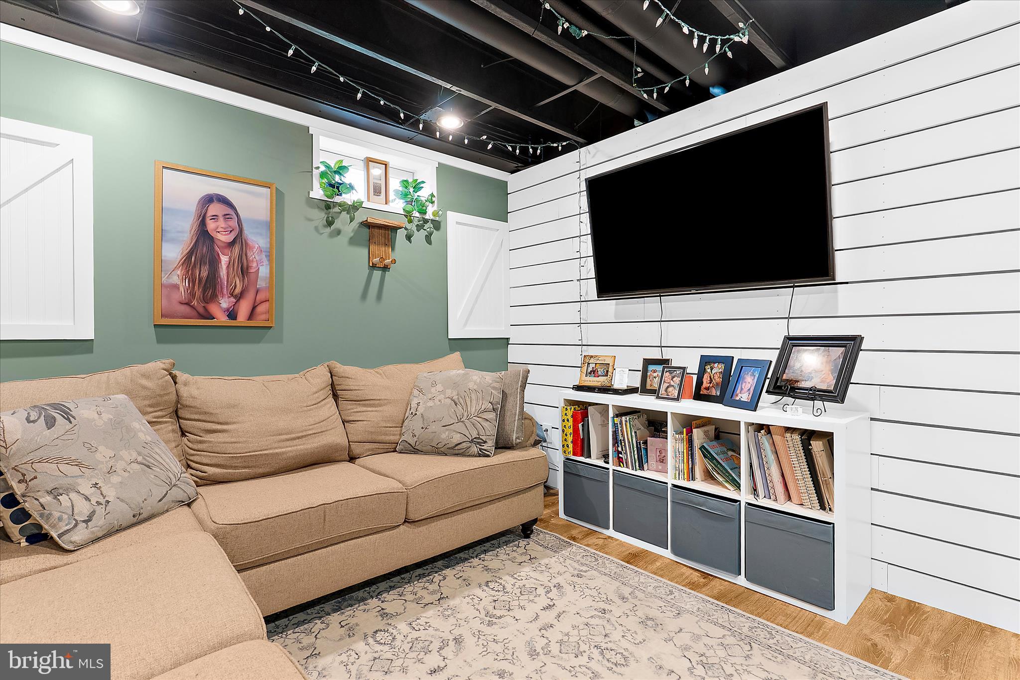 BEACHWOOD ESTATES - Residential