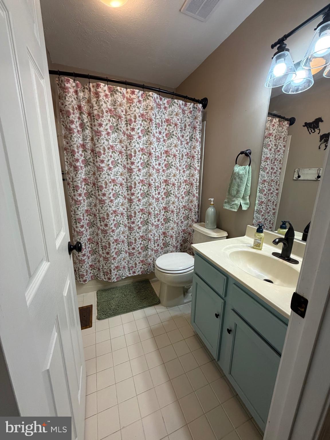 BEACHWOOD ESTATES - Residential