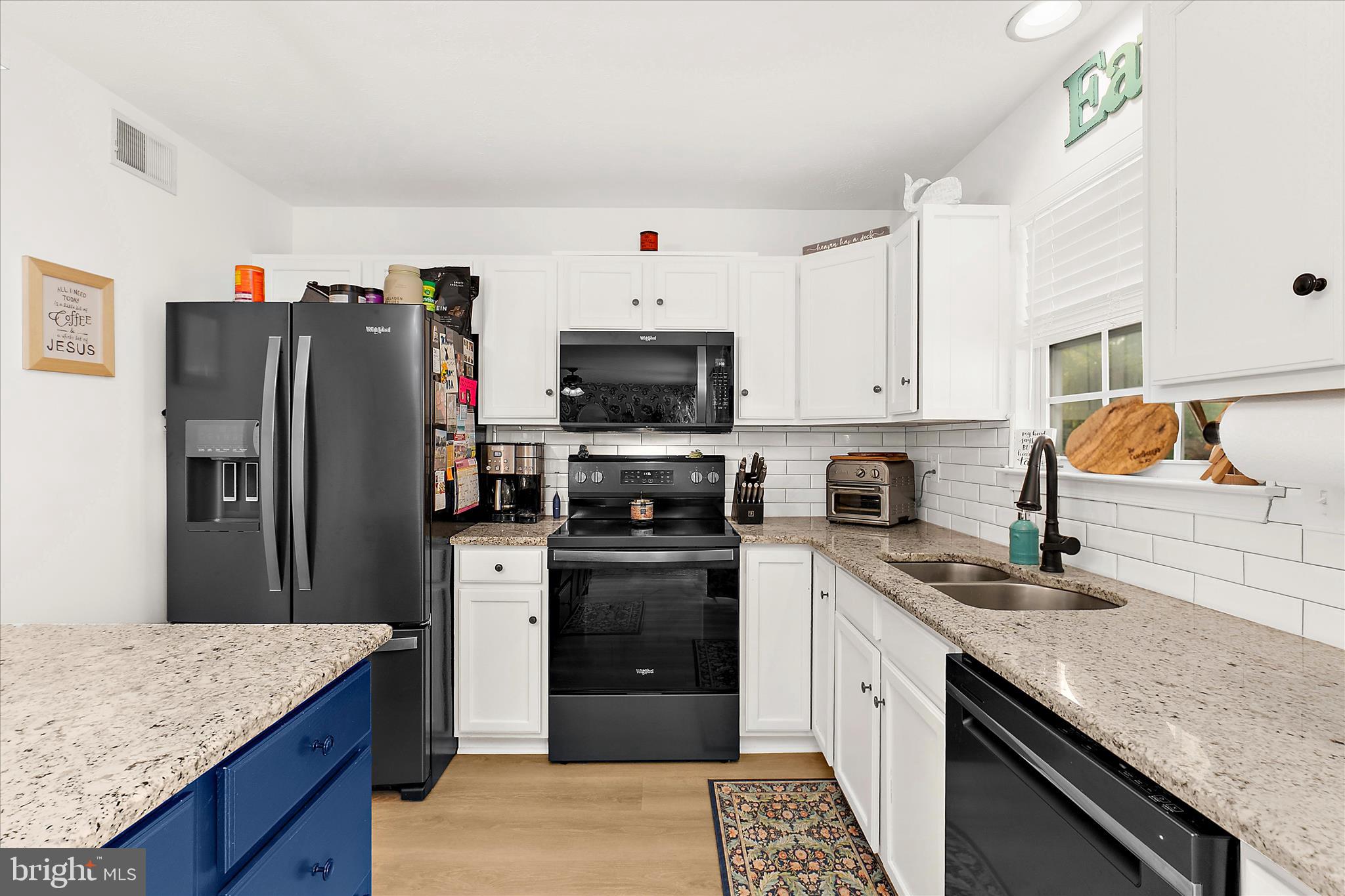 BEACHWOOD ESTATES - Residential