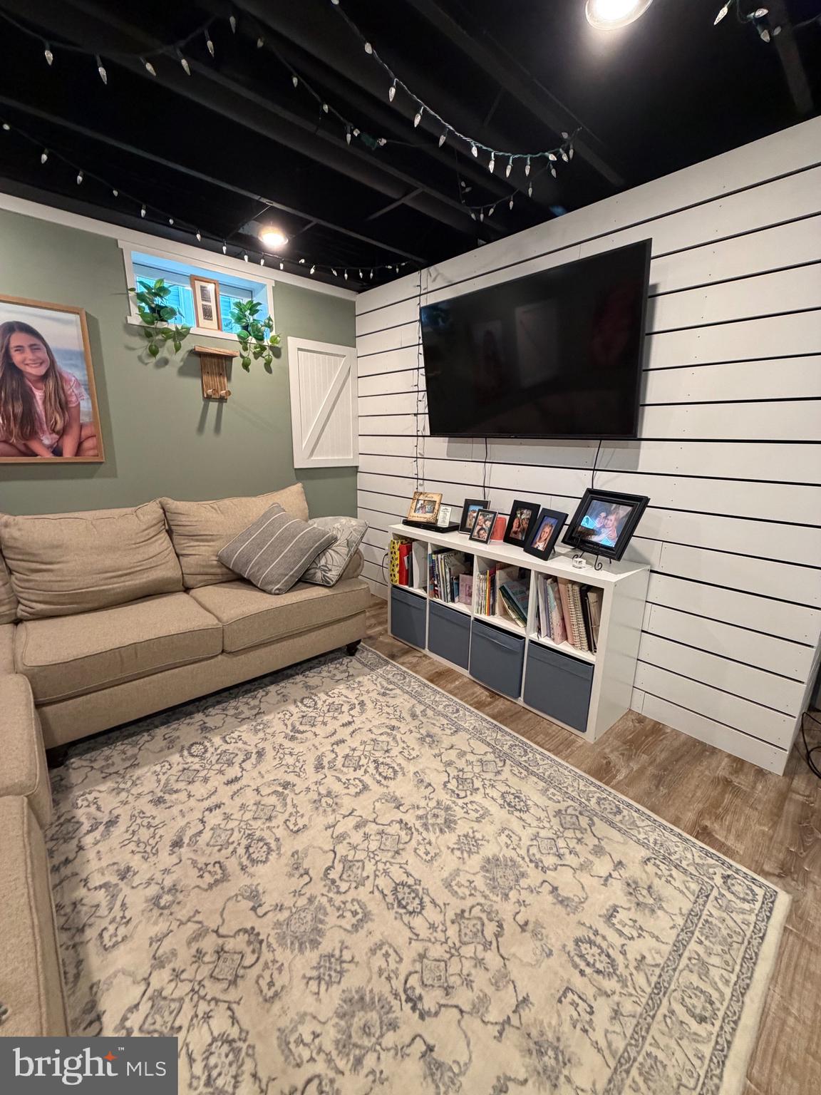 BEACHWOOD ESTATES - Residential