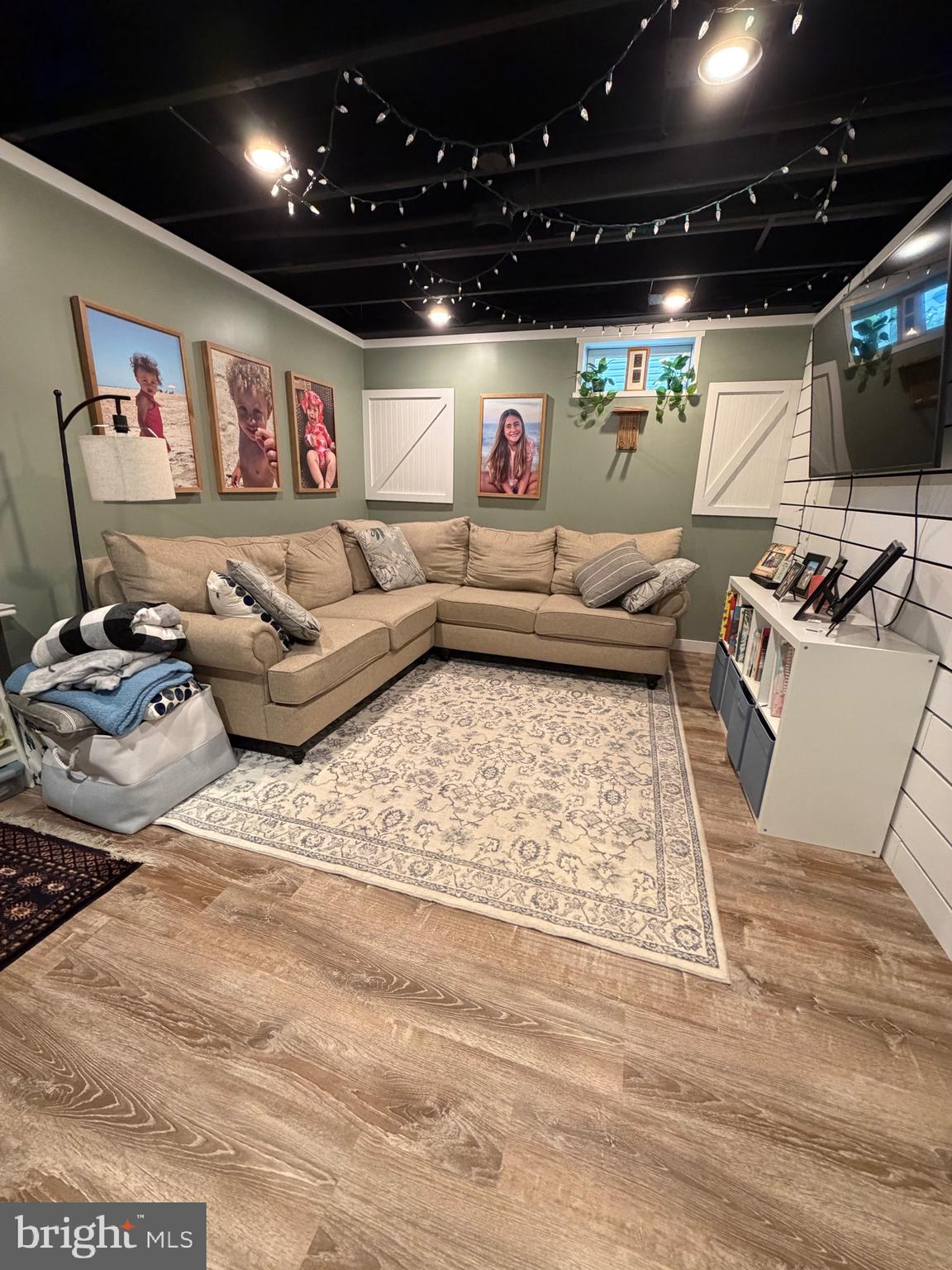BEACHWOOD ESTATES - Residential