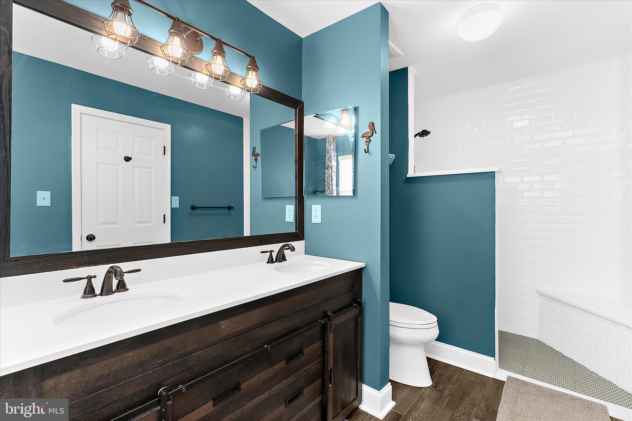 BEACHWOOD ESTATES - Residential