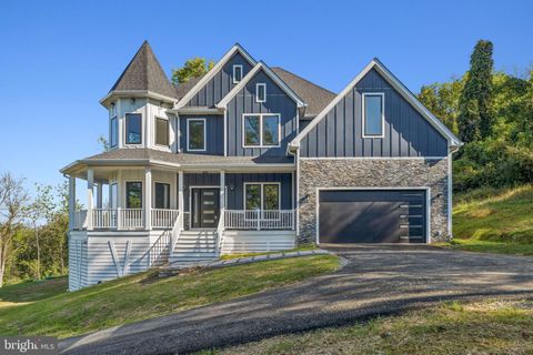 Photo of 12816 Furnace Mountain Road, LOVETTSVILLE, VA 20180 (MLS # VALO2103654) Photo of 12816 Furnace Mountain Road, LOVETTSVILLE, VA 20180 (MLS # VALO2103654)