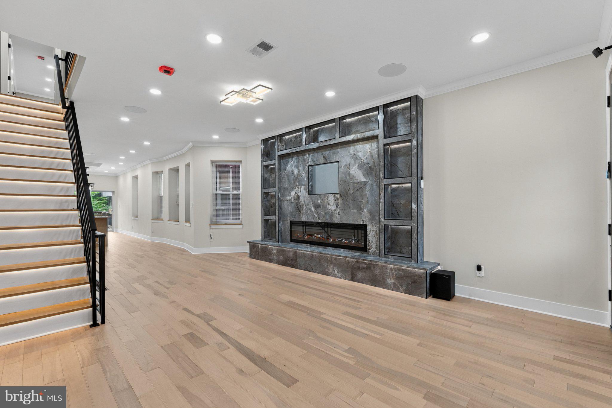 245 S 51ST STREET