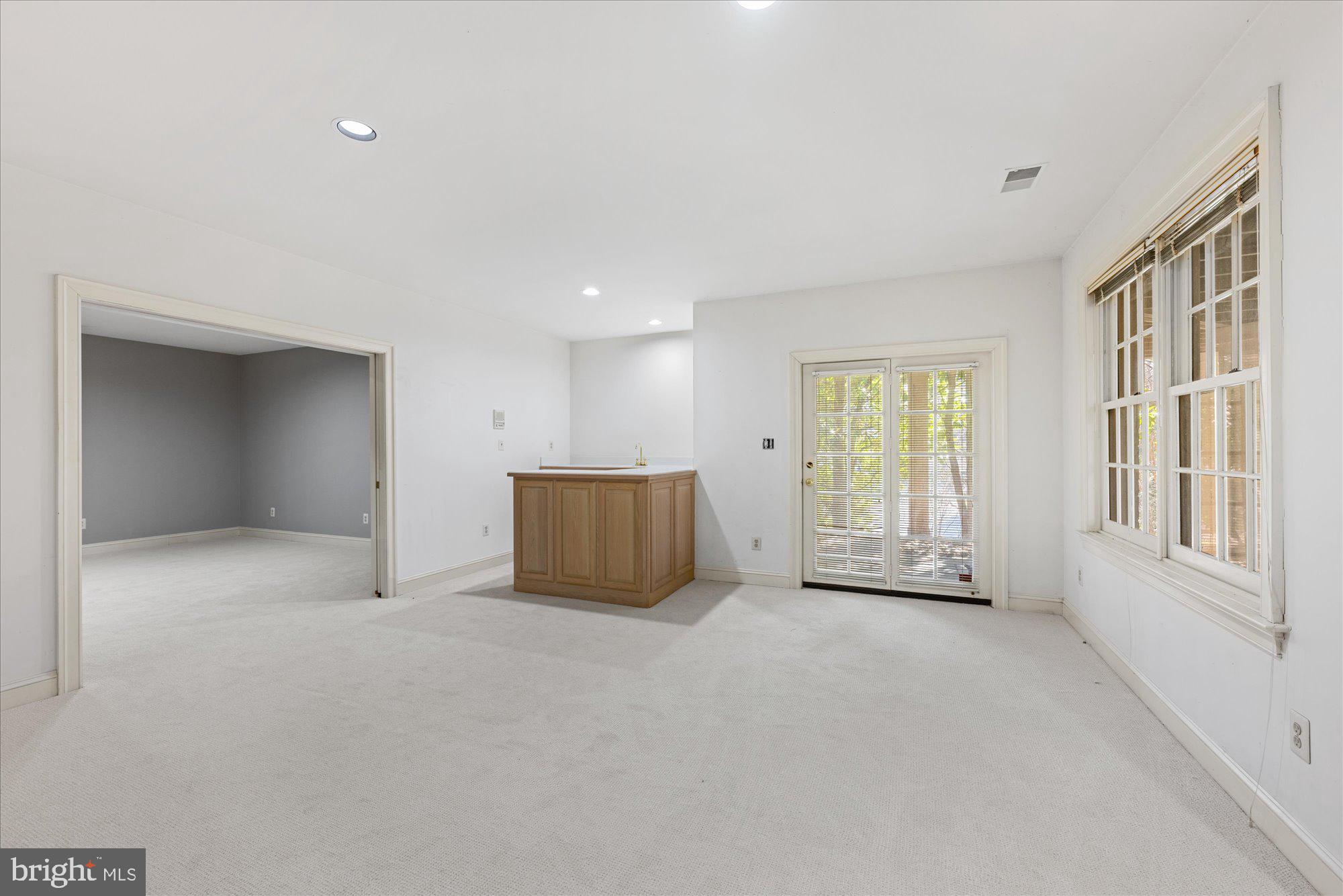 AVENEL - Residential Lease