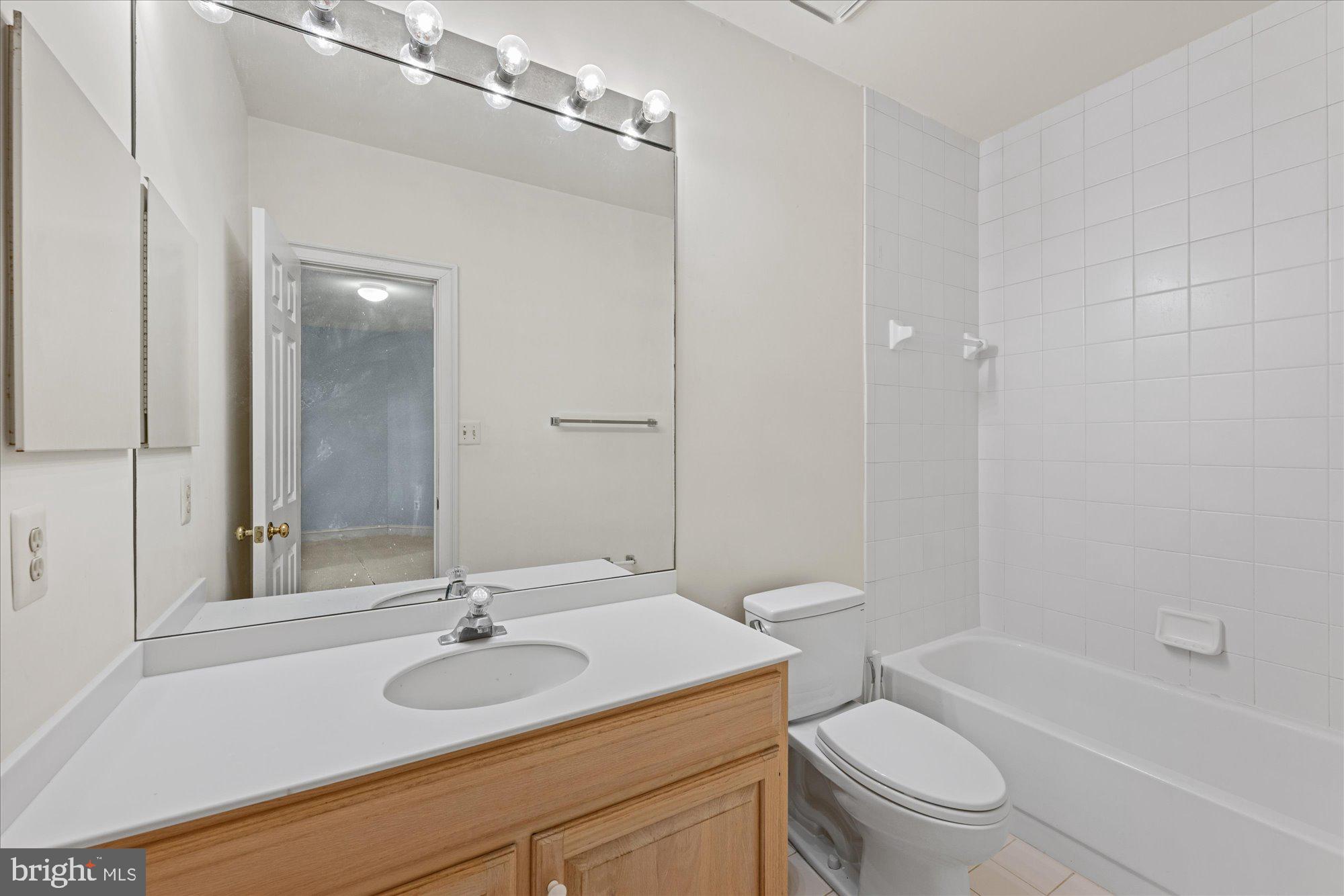 AVENEL - Residential Lease