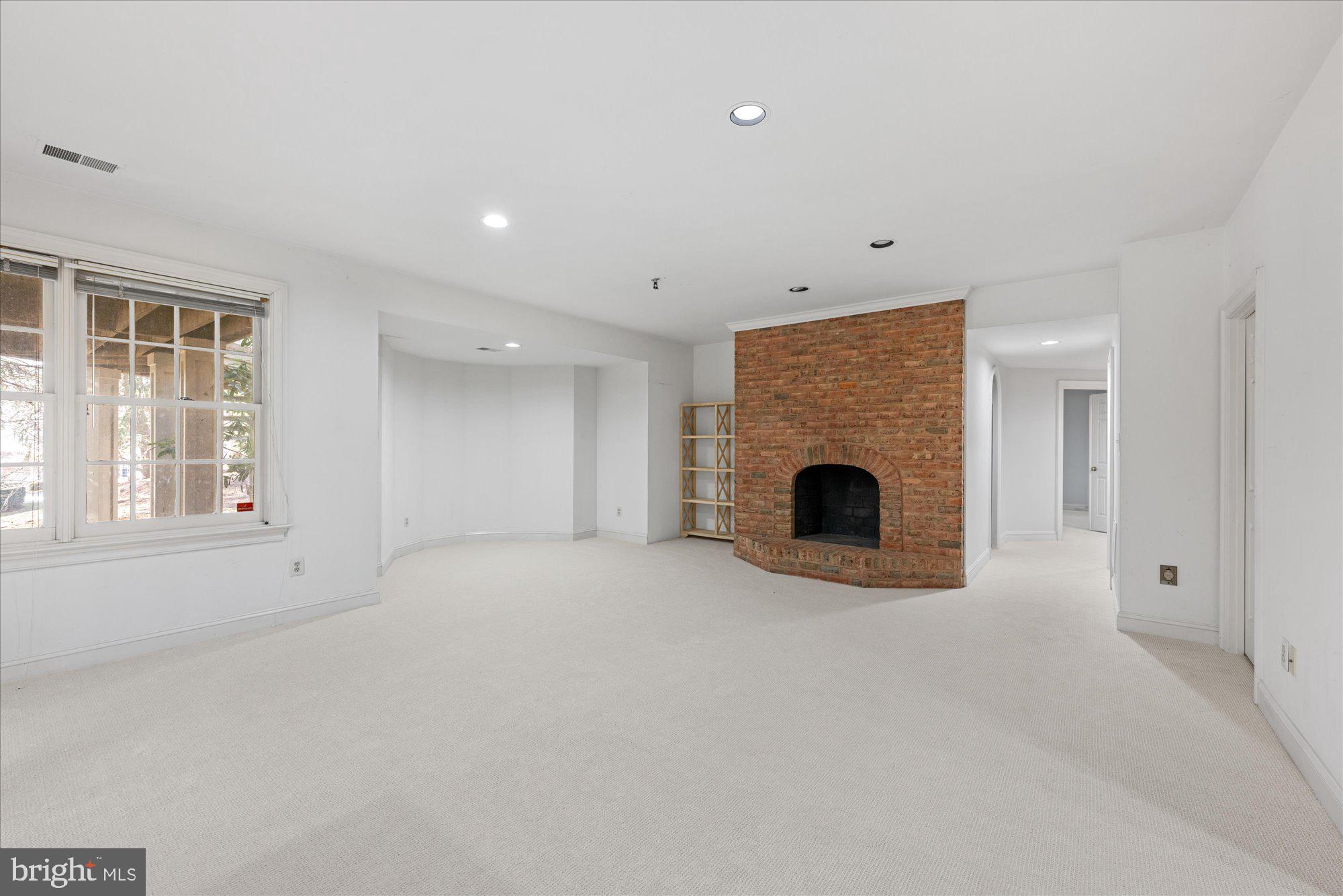 AVENEL - Residential Lease