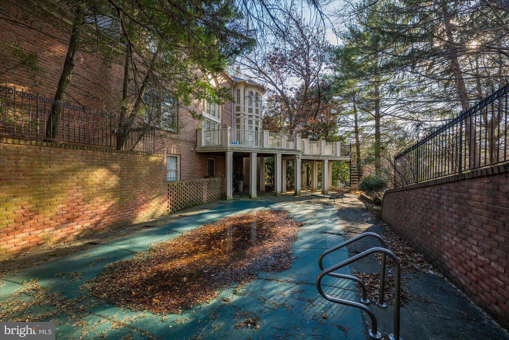 AVENEL - Residential Lease