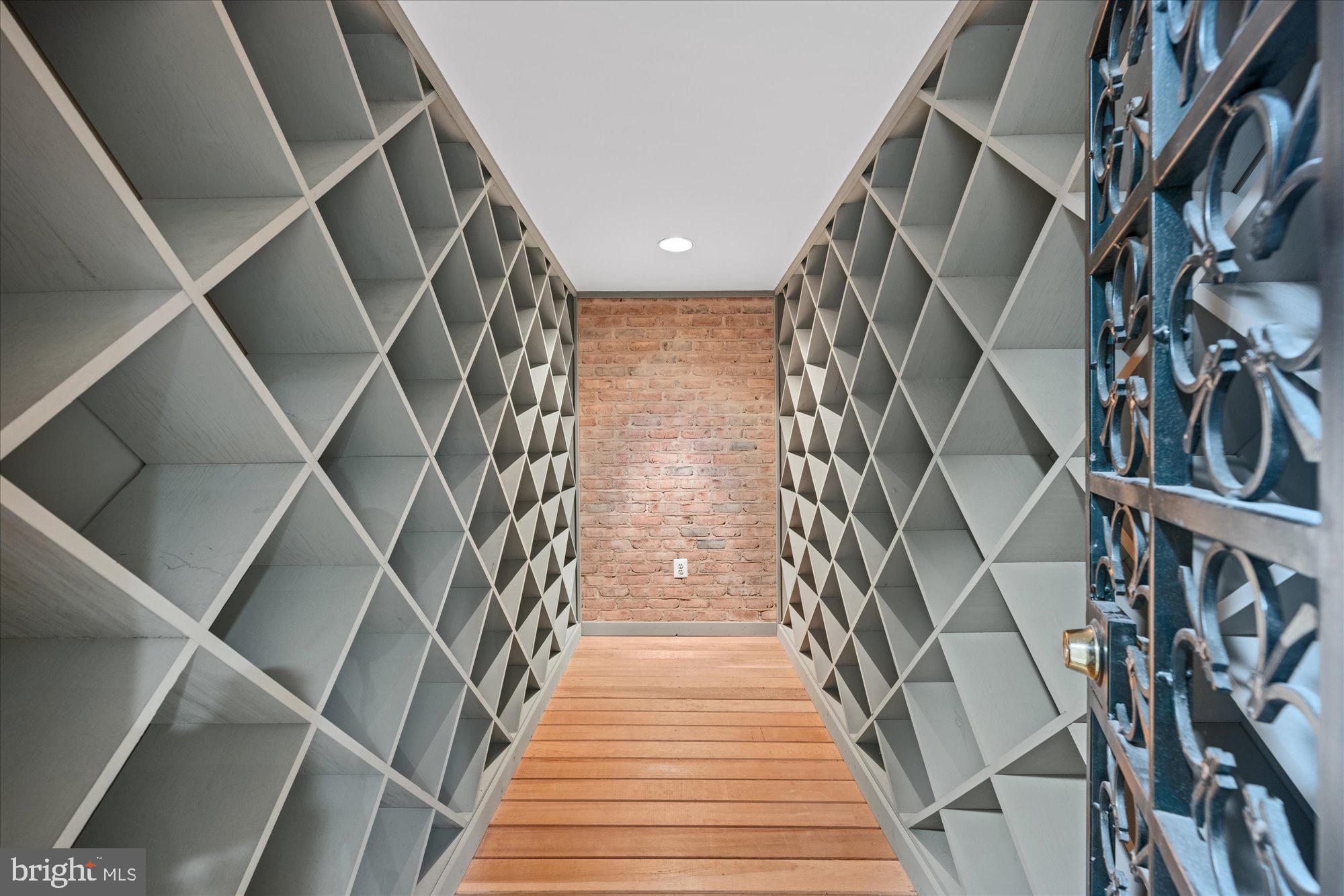 AVENEL - Residential Lease