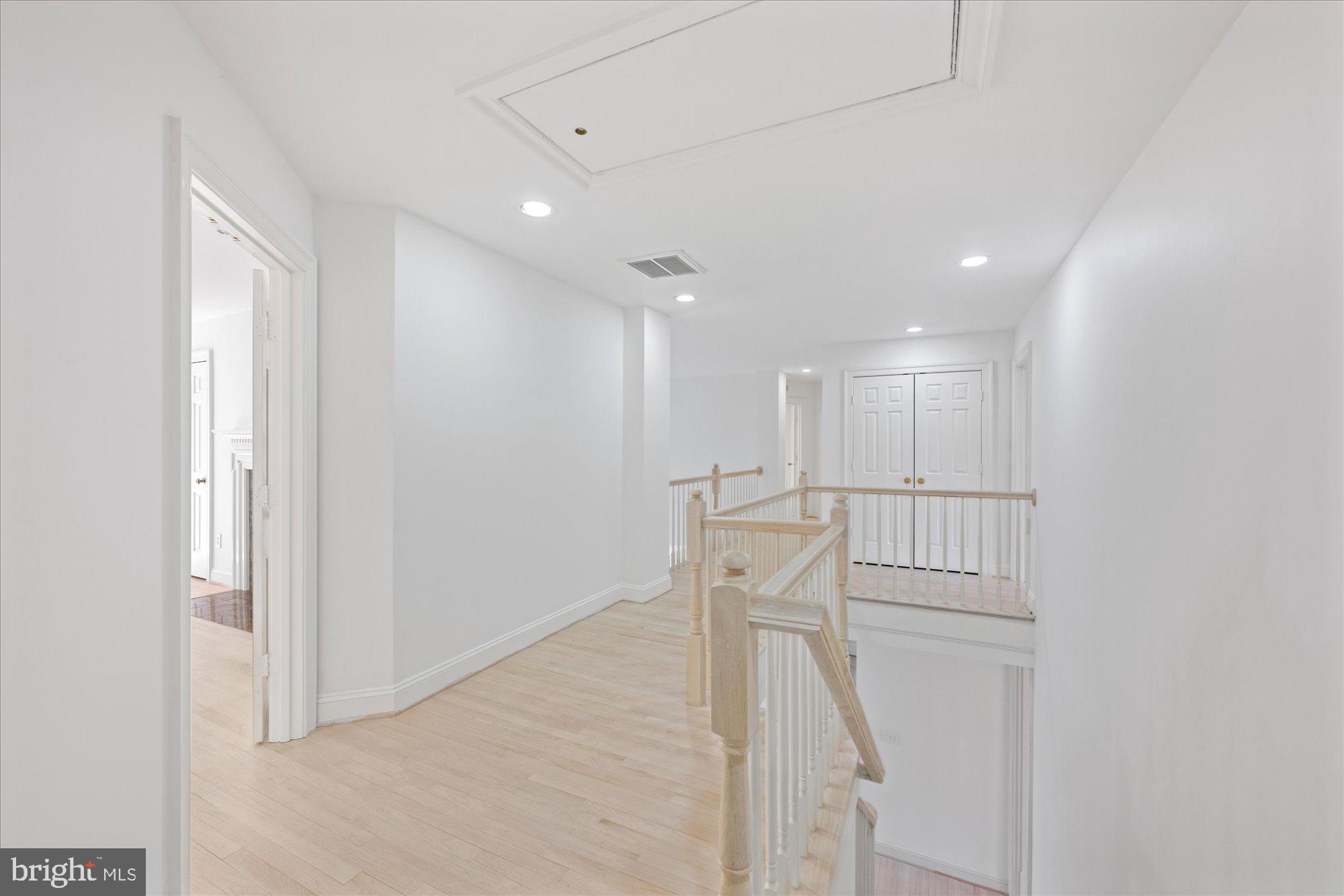 AVENEL - Residential Lease