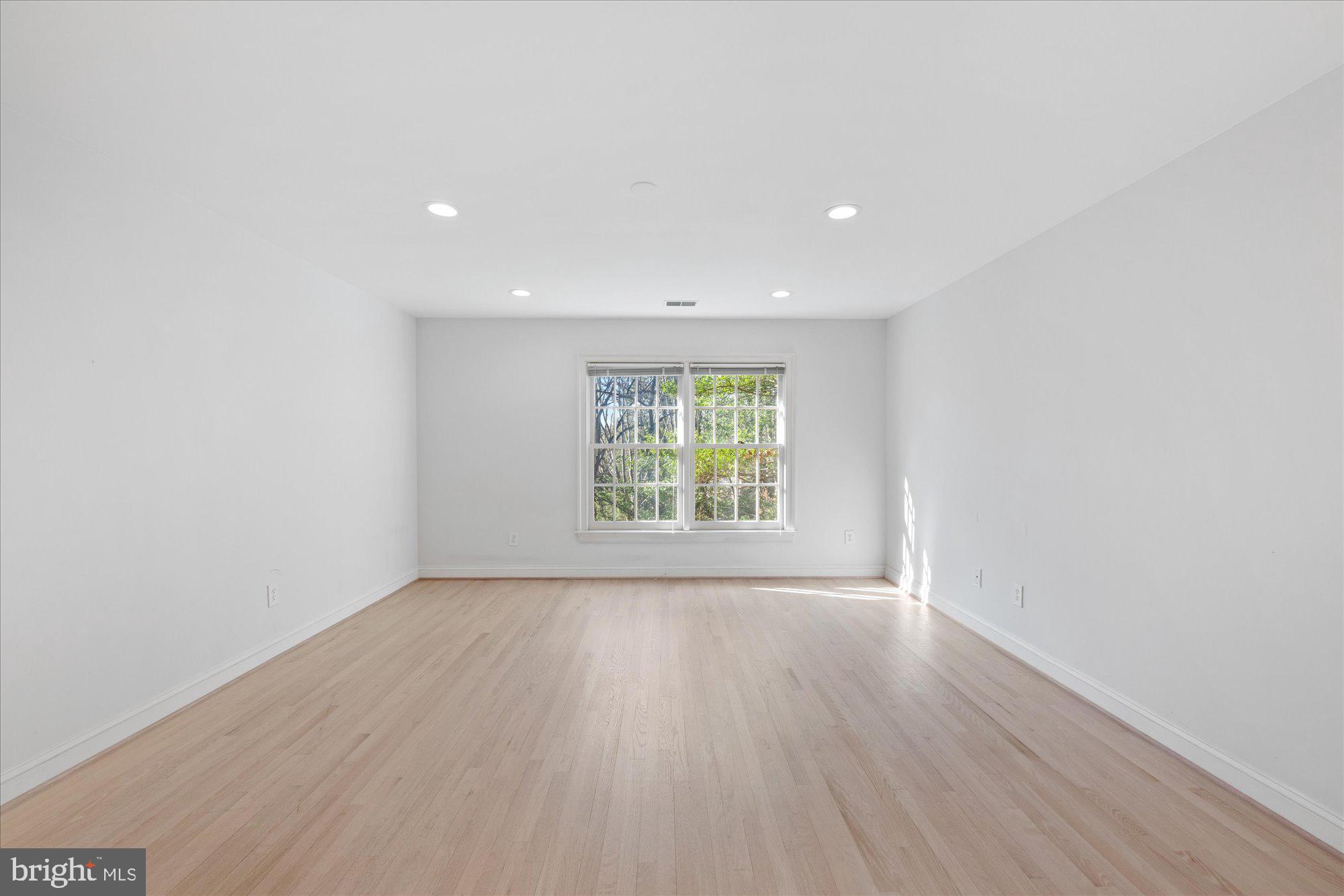 AVENEL - Residential Lease