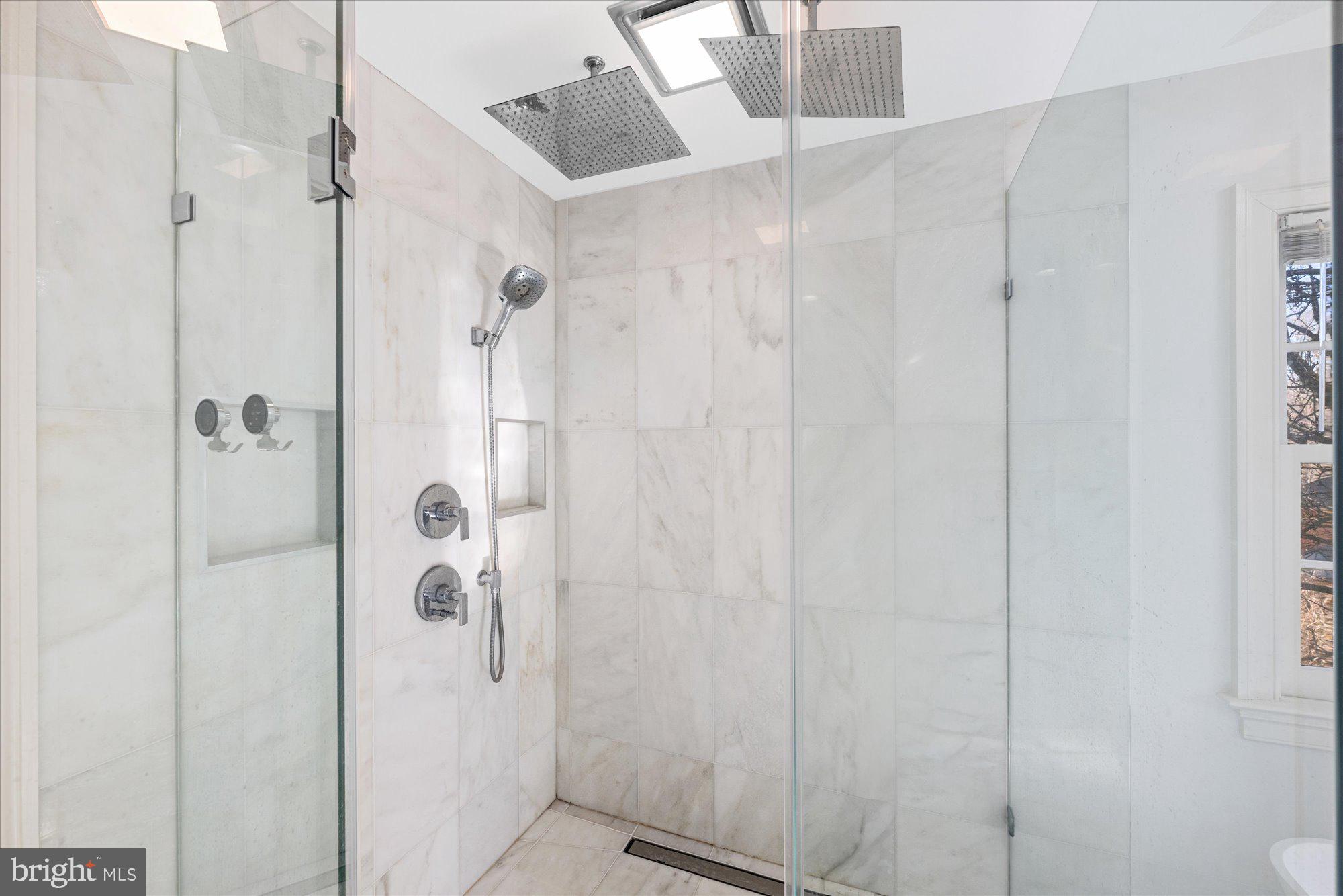 AVENEL - Residential Lease