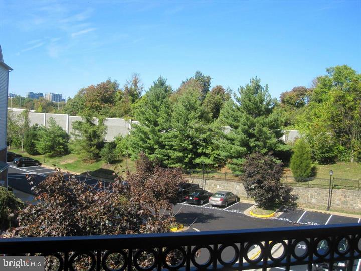 GATES OF MCLEAN - Residential Lease