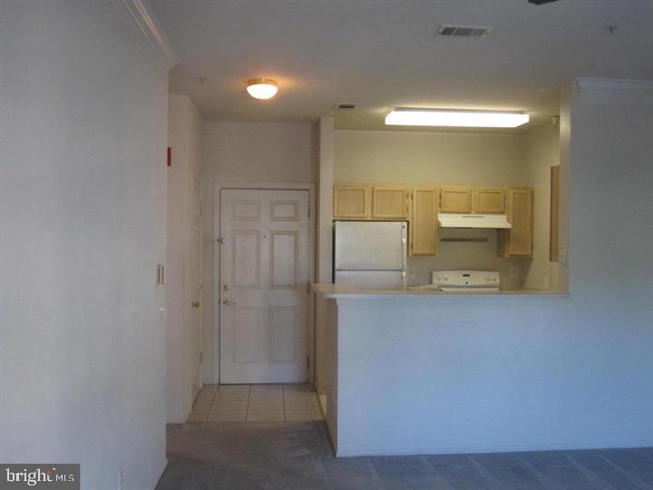 GATES OF MCLEAN - Residential Lease