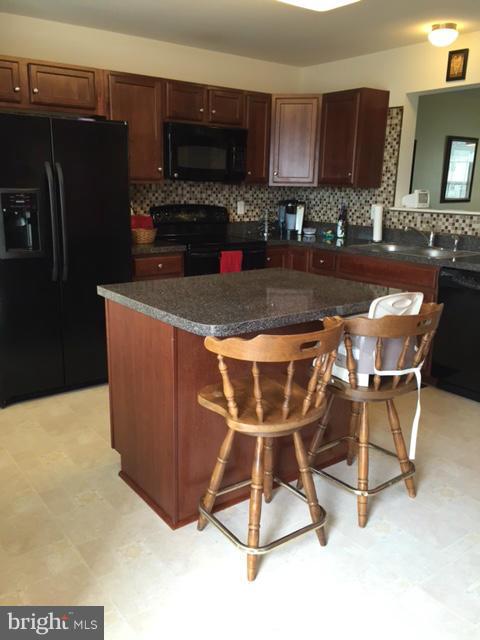 LAKELAND PLACE - Residential