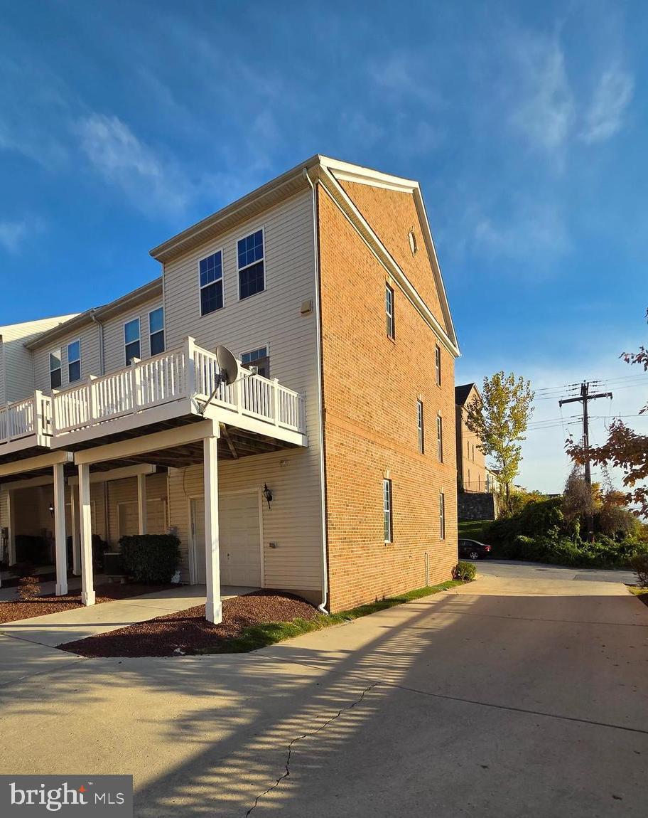 O'DONNELL SQUARE - Residential Lease