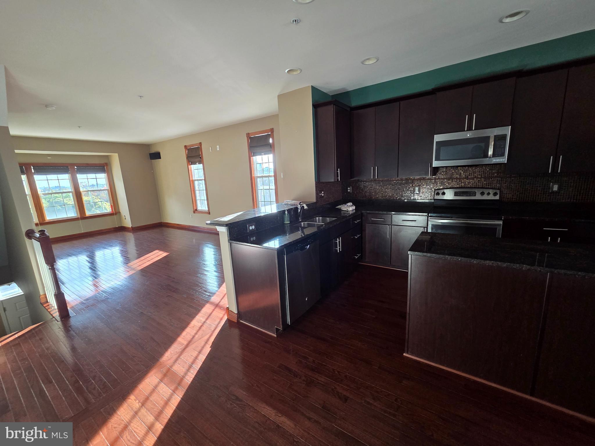 O'DONNELL SQUARE - Residential Lease