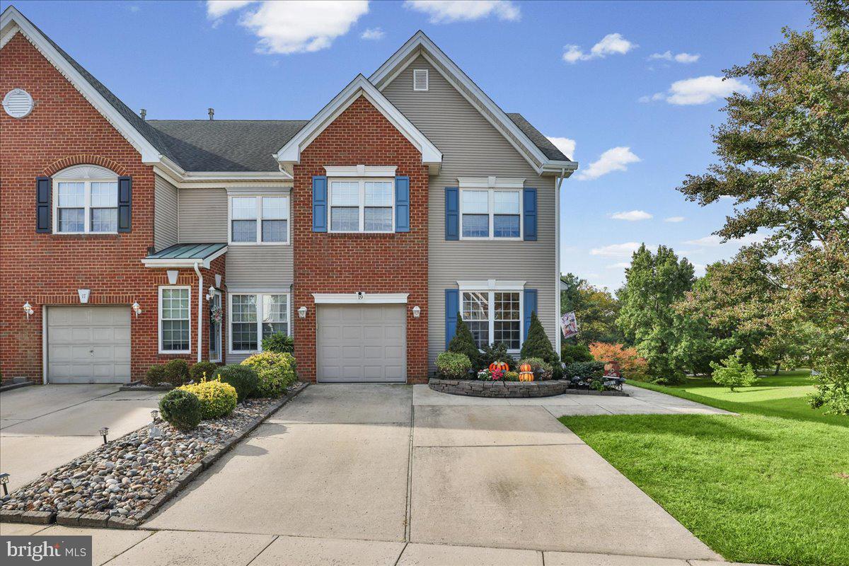 19 AUGUSTA LANE