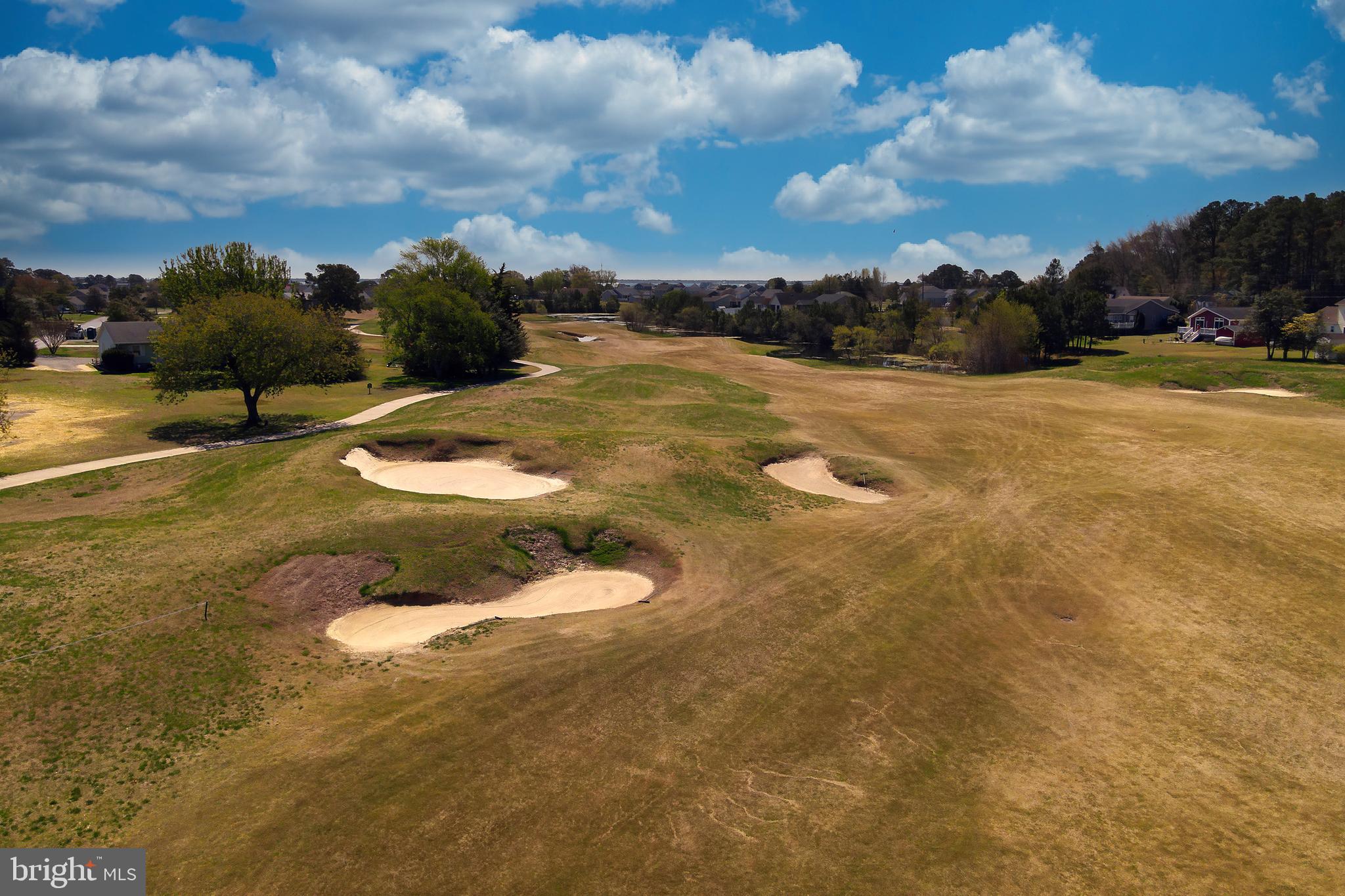 CAPTAIN'S COVE - Land