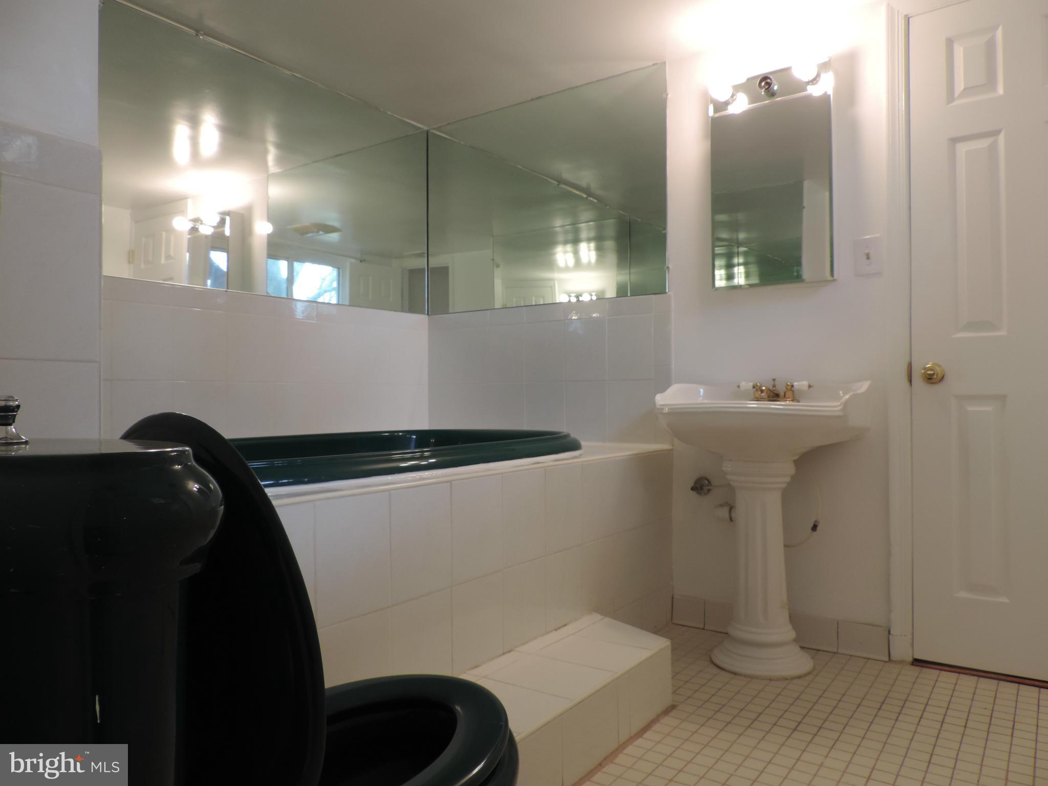 ROSEMONT - Residential Lease